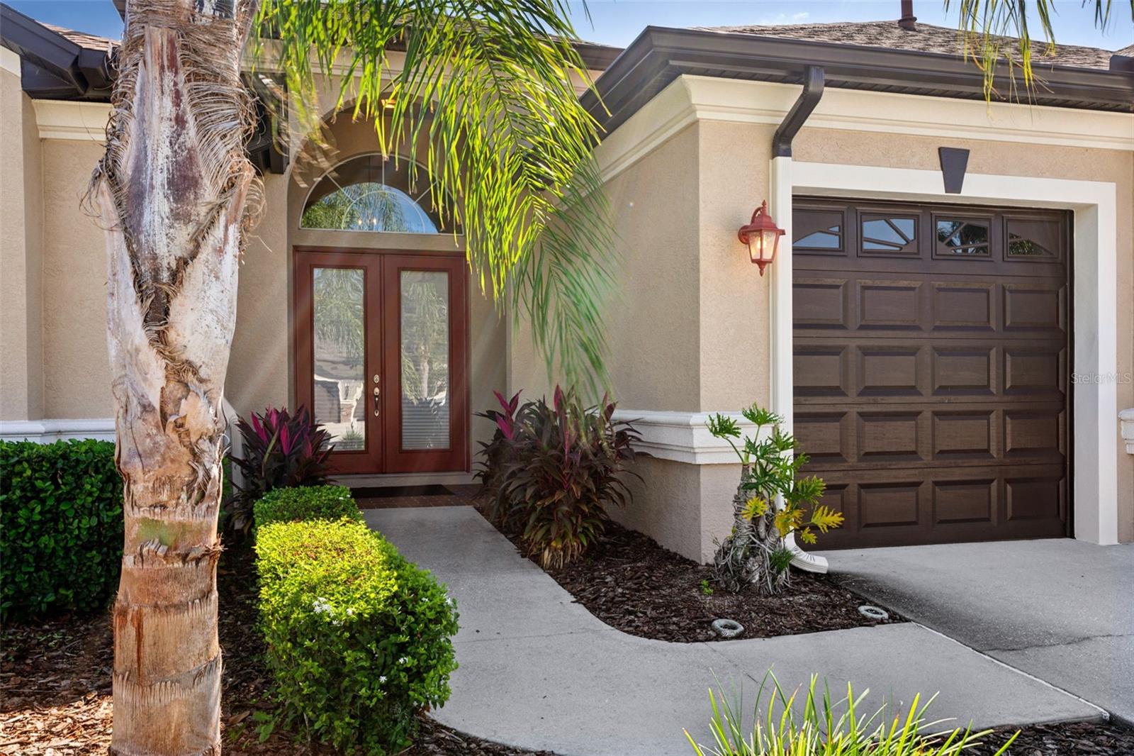 Image 5 of 54 For 1430 Beaconsfield Drive