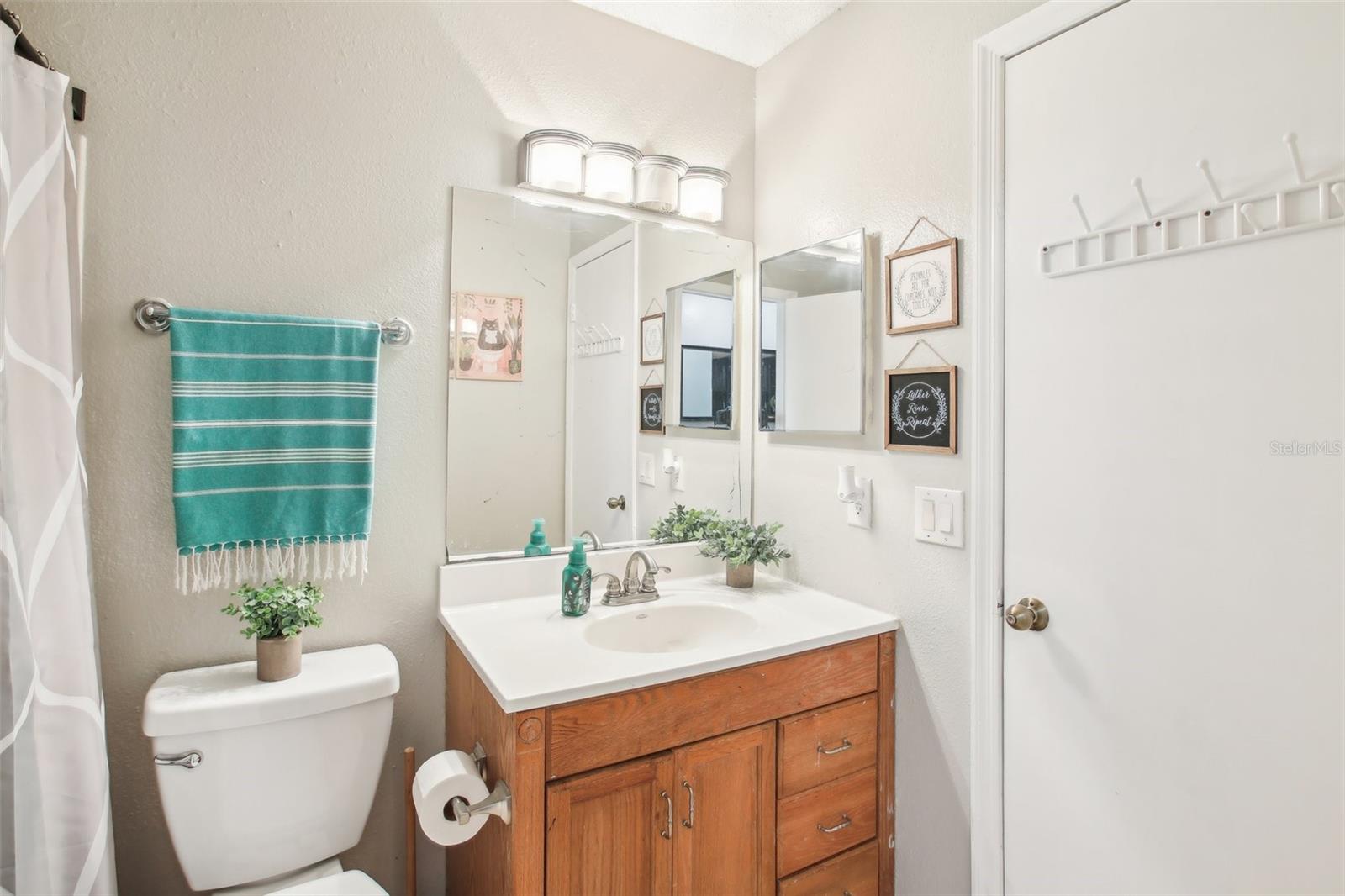 Image 20 of 68 For 9481 Highland Oak Drive 1616