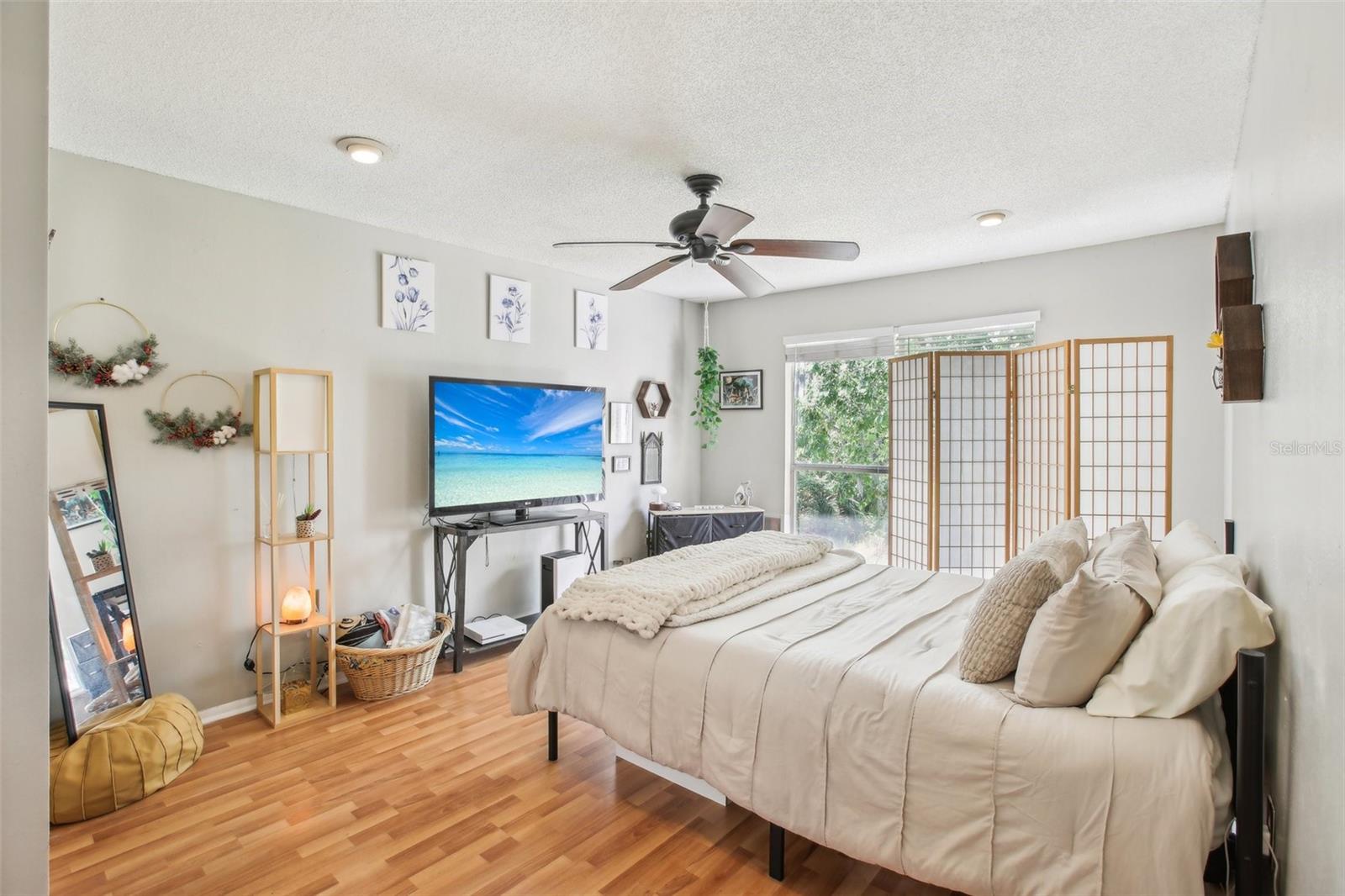 Image 25 of 68 For 9481 Highland Oak Drive 1616