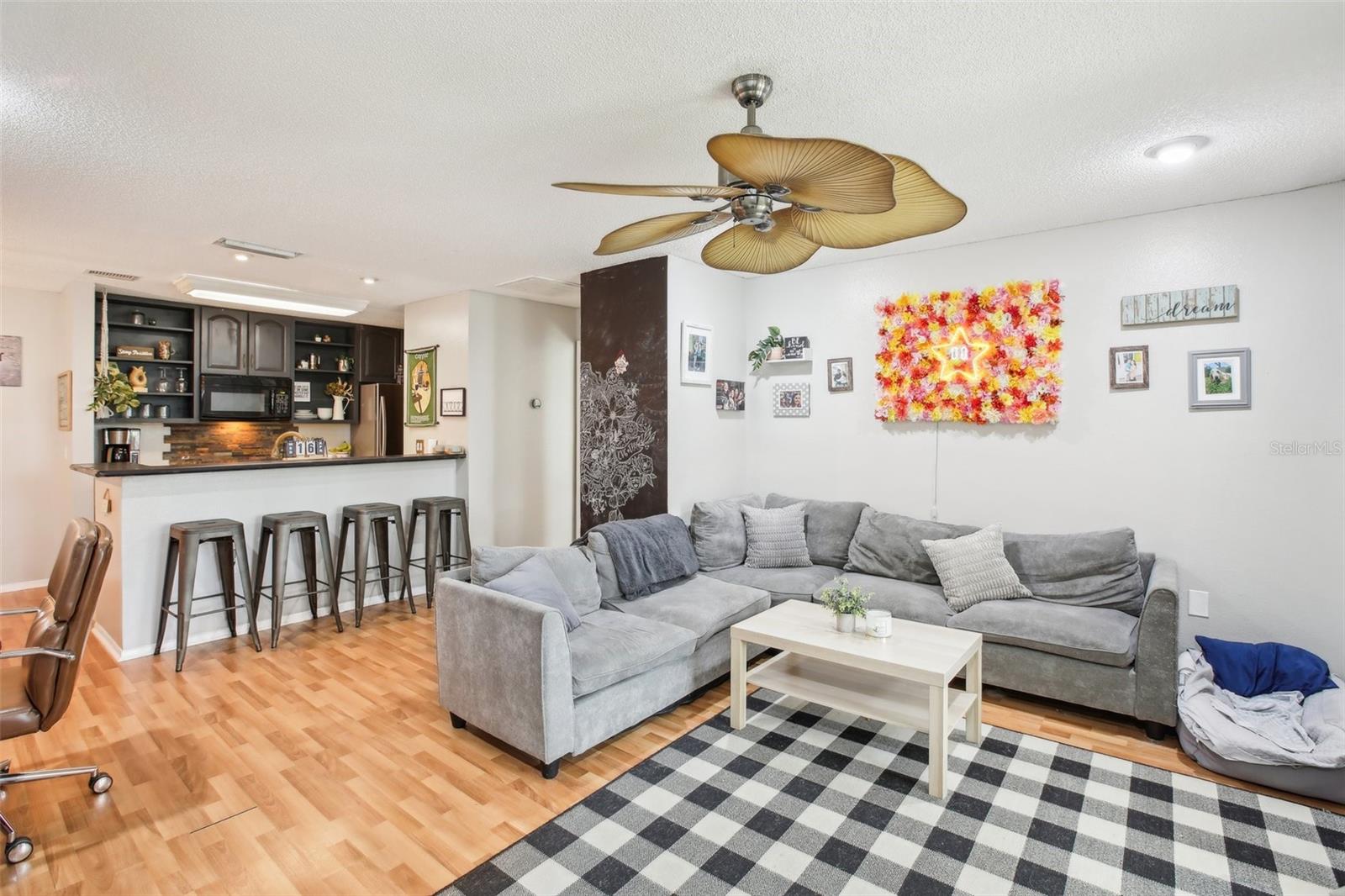 Image 6 of 68 For 9481 Highland Oak Drive 1616
