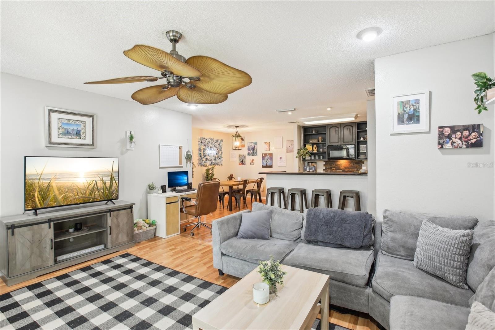 Image 7 of 68 For 9481 Highland Oak Drive 1616