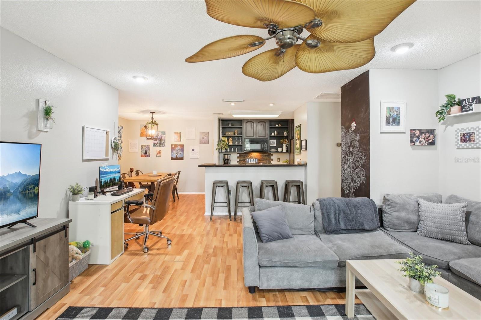 Image 8 of 68 For 9481 Highland Oak Drive 1616