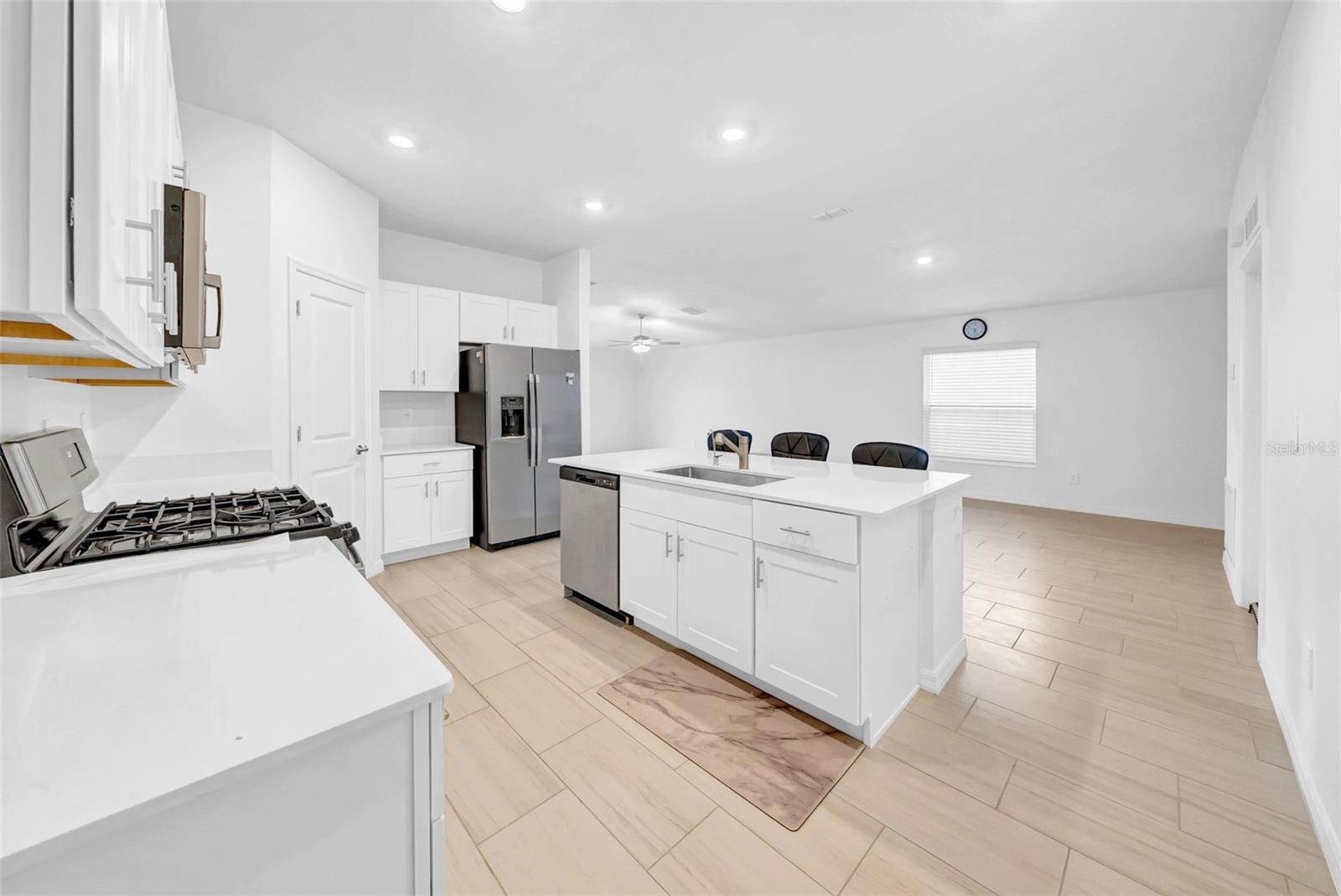 Image 21 of 43 For 22196 Calisto Way