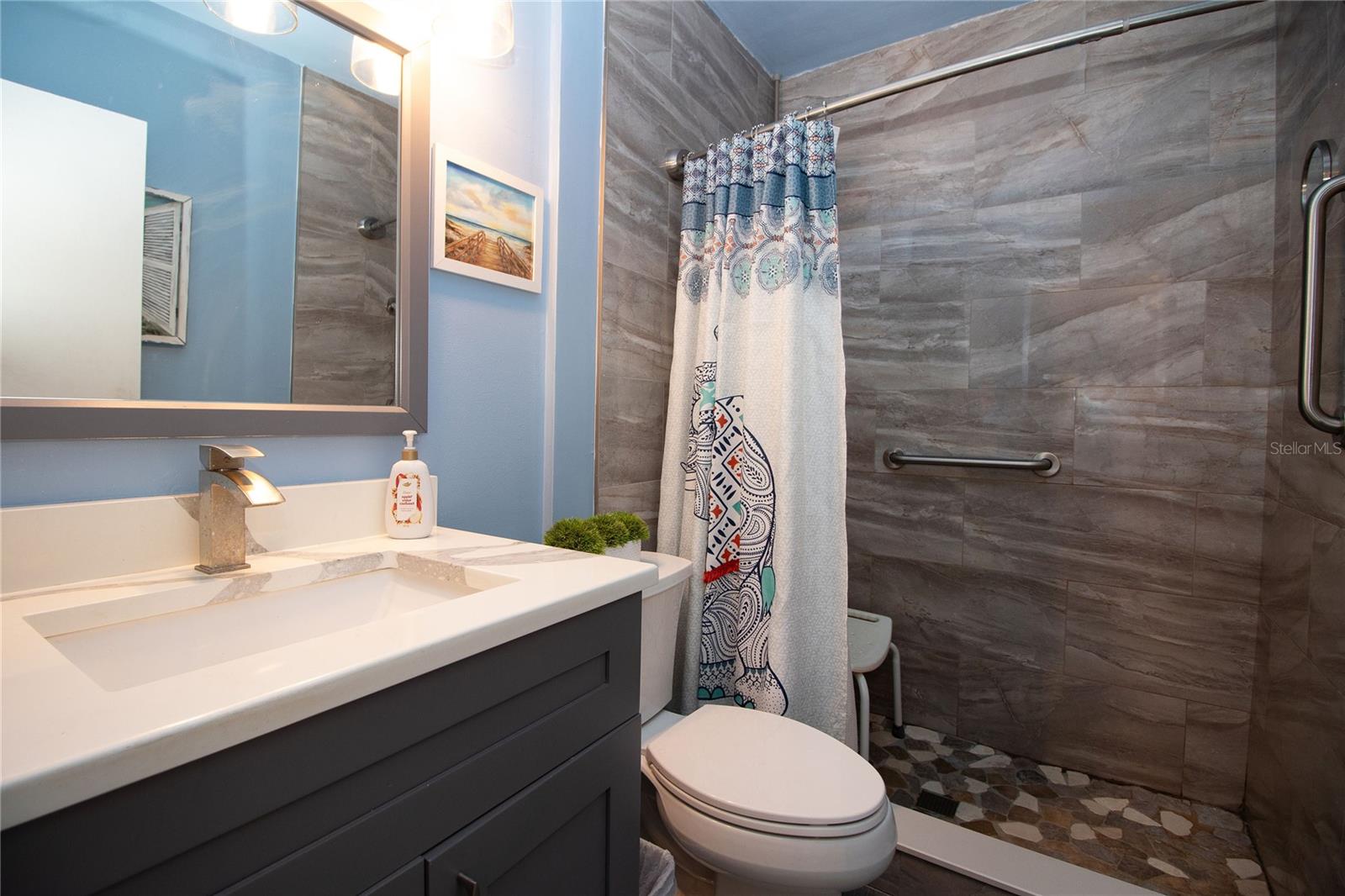 Image 18 of 41 For 2132 40th Avenue N