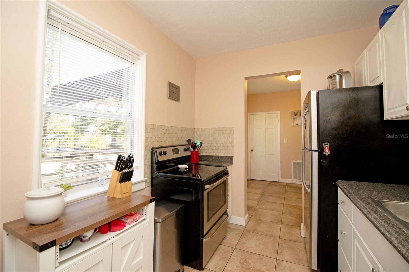 Image 9 of 41 For 2132 40th Avenue N