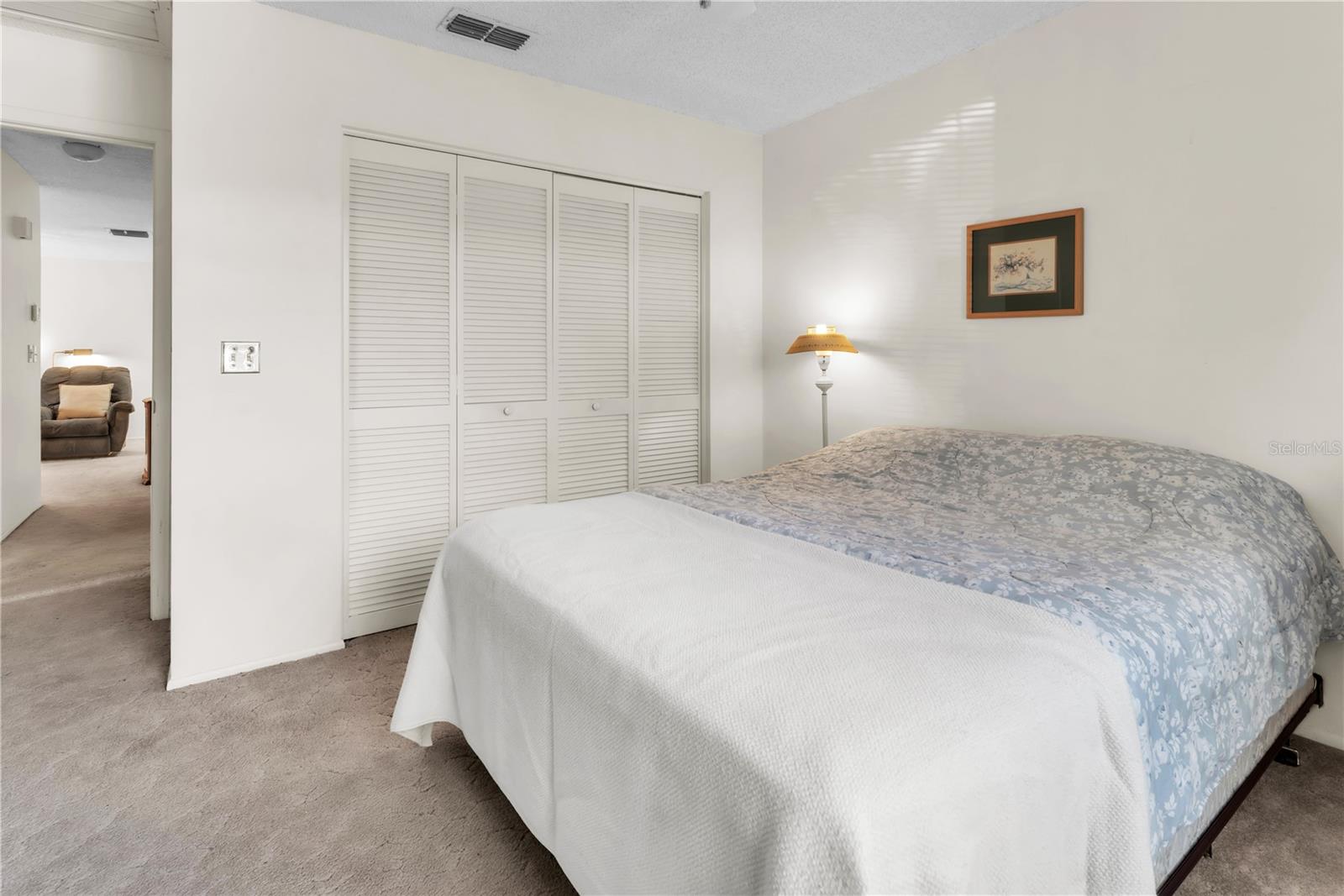 Listing photo id 8 for 2241 Shelly Drive D