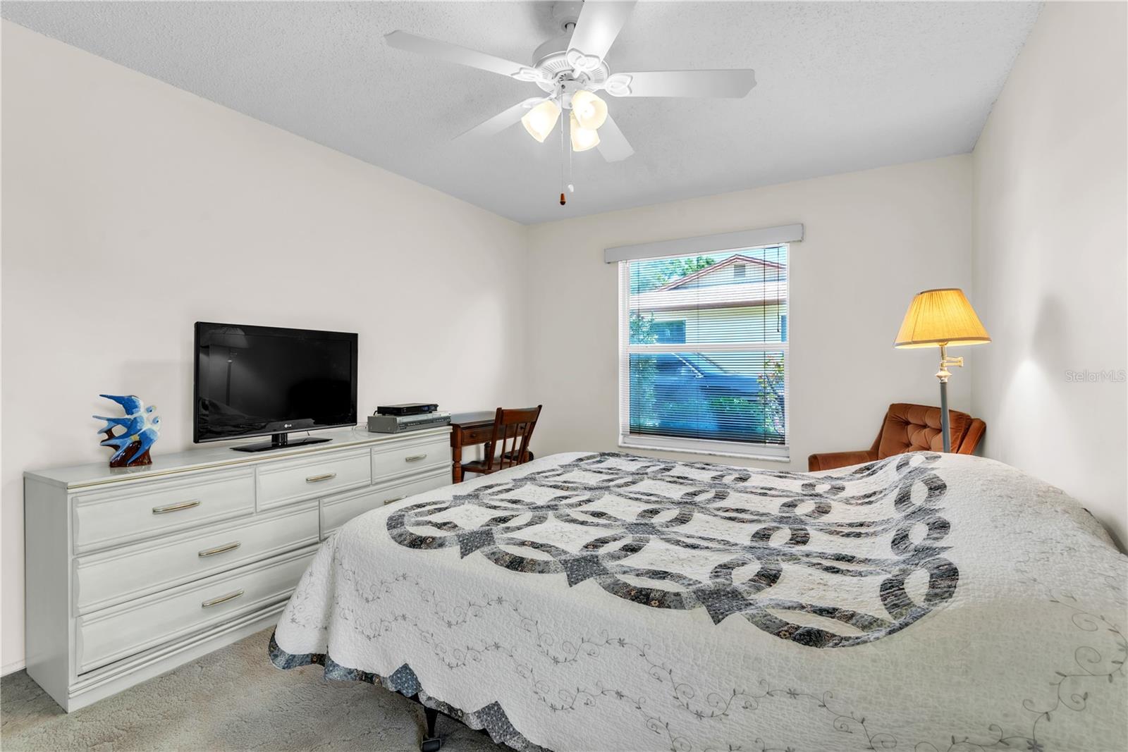Listing photo id 10 for 2241 Shelly Drive D