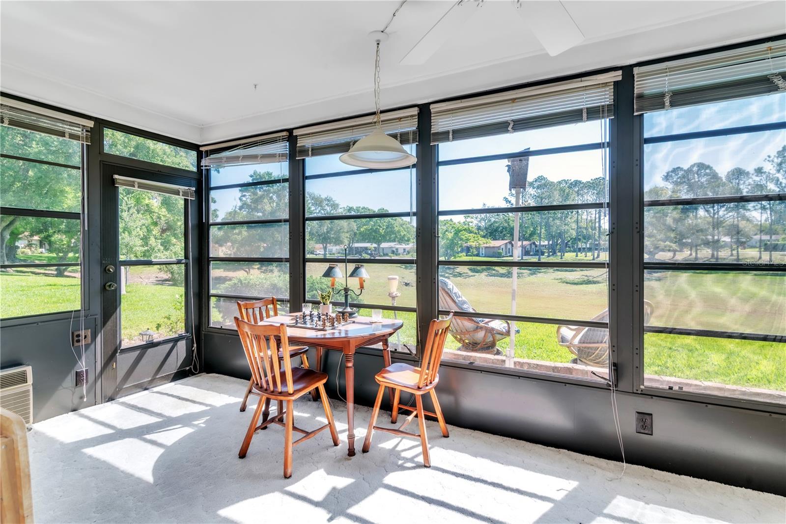 Listing photo id 15 for 2241 Shelly Drive D