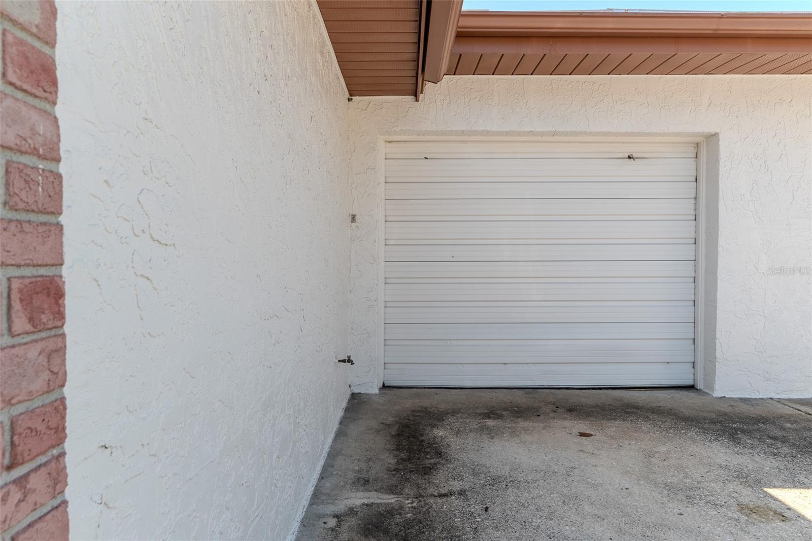 Listing photo id 20 for 2241 Shelly Drive D