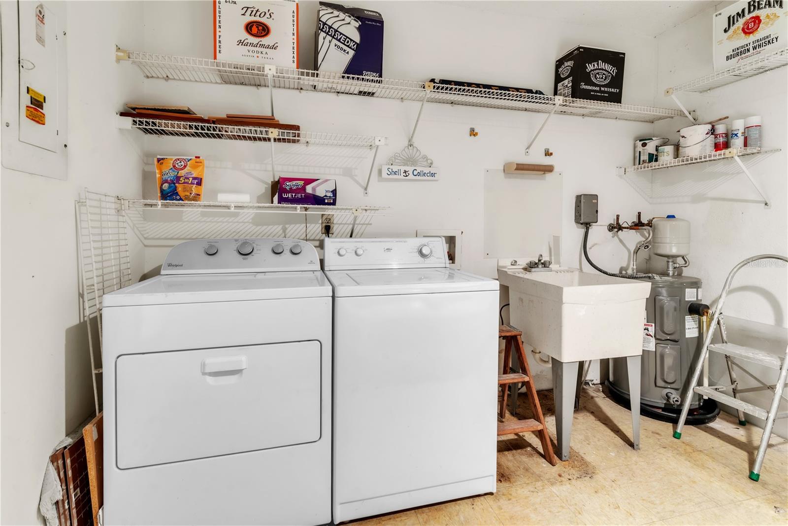 Listing photo id 21 for 2241 Shelly Drive D