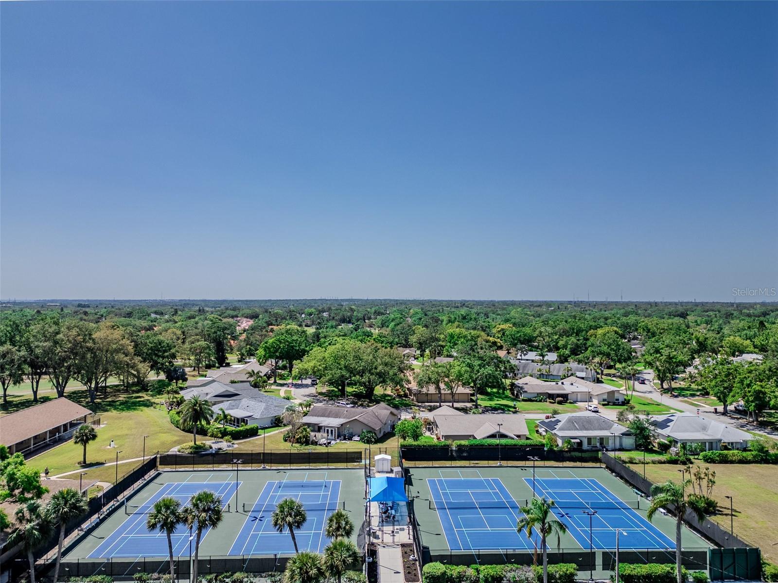 Listing photo id 27 for 2241 Shelly Drive D