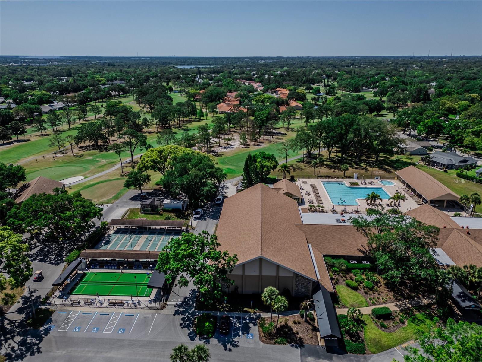 Listing photo id 31 for 2241 Shelly Drive D