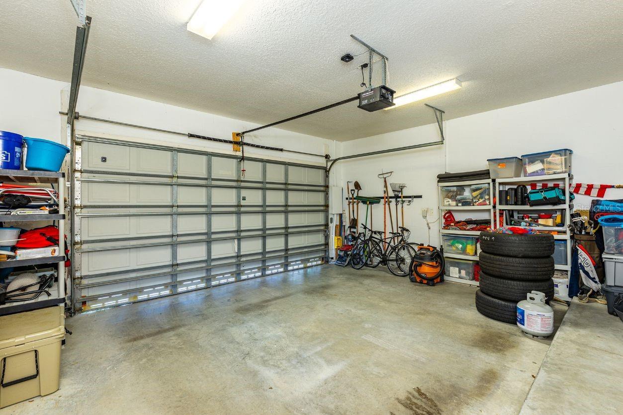 Listing photo id 11 for 232 Columbia Drive