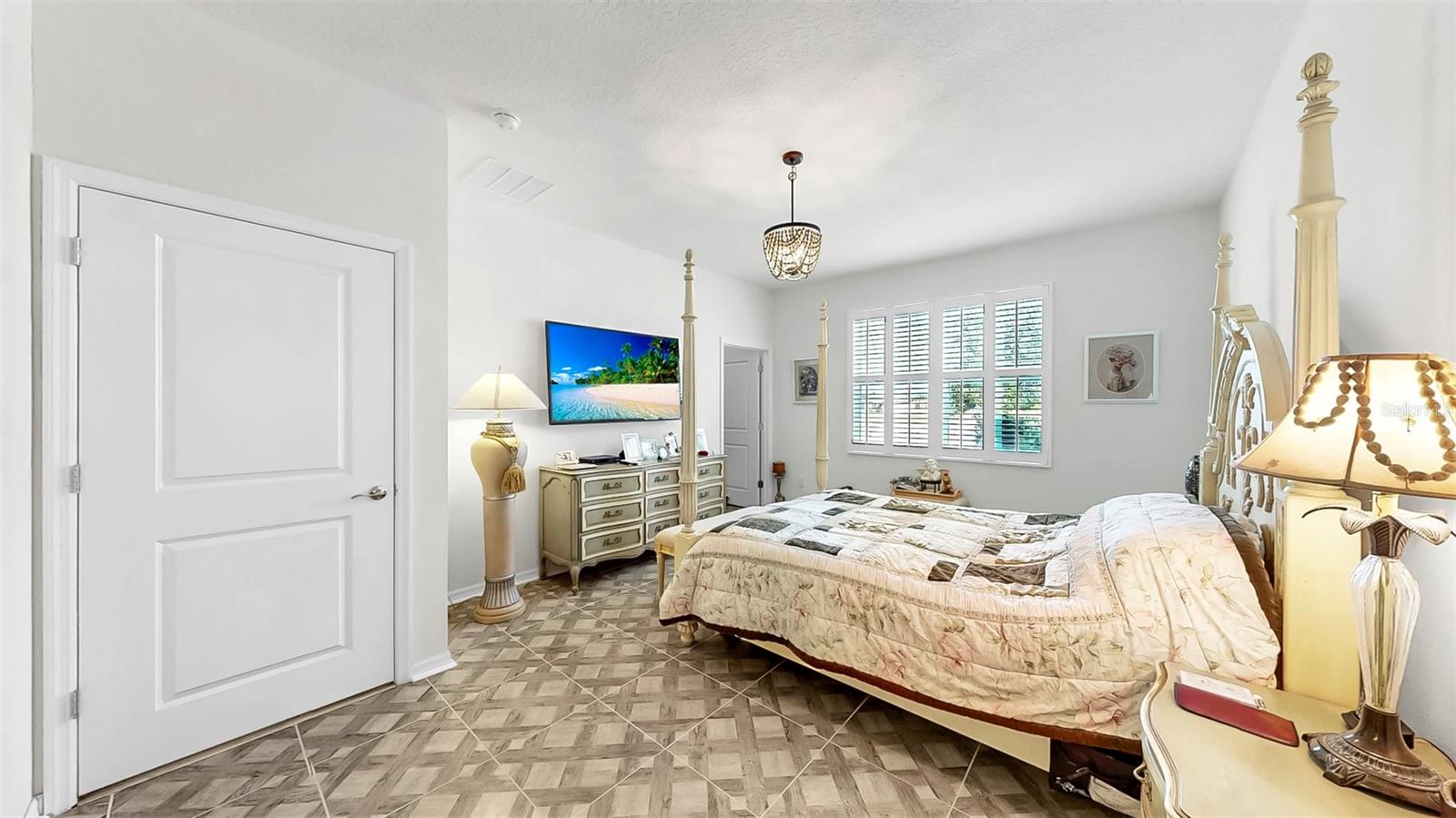 Listing photo id 10 for 13749 Hunting Creek Place