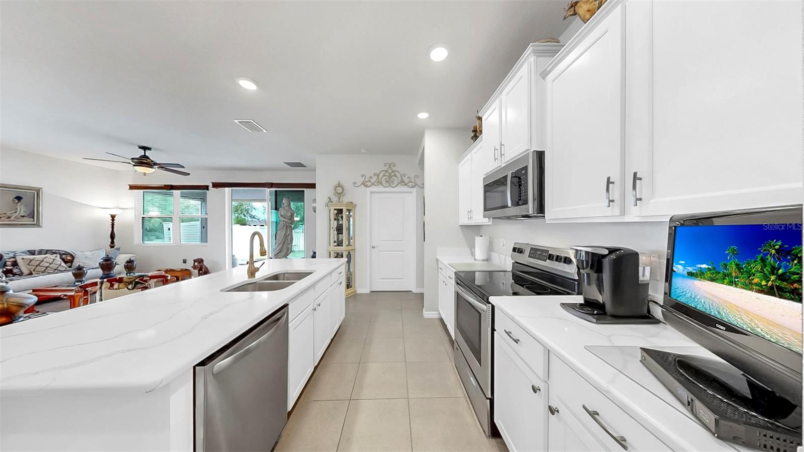 Listing photo id 14 for 13749 Hunting Creek Place