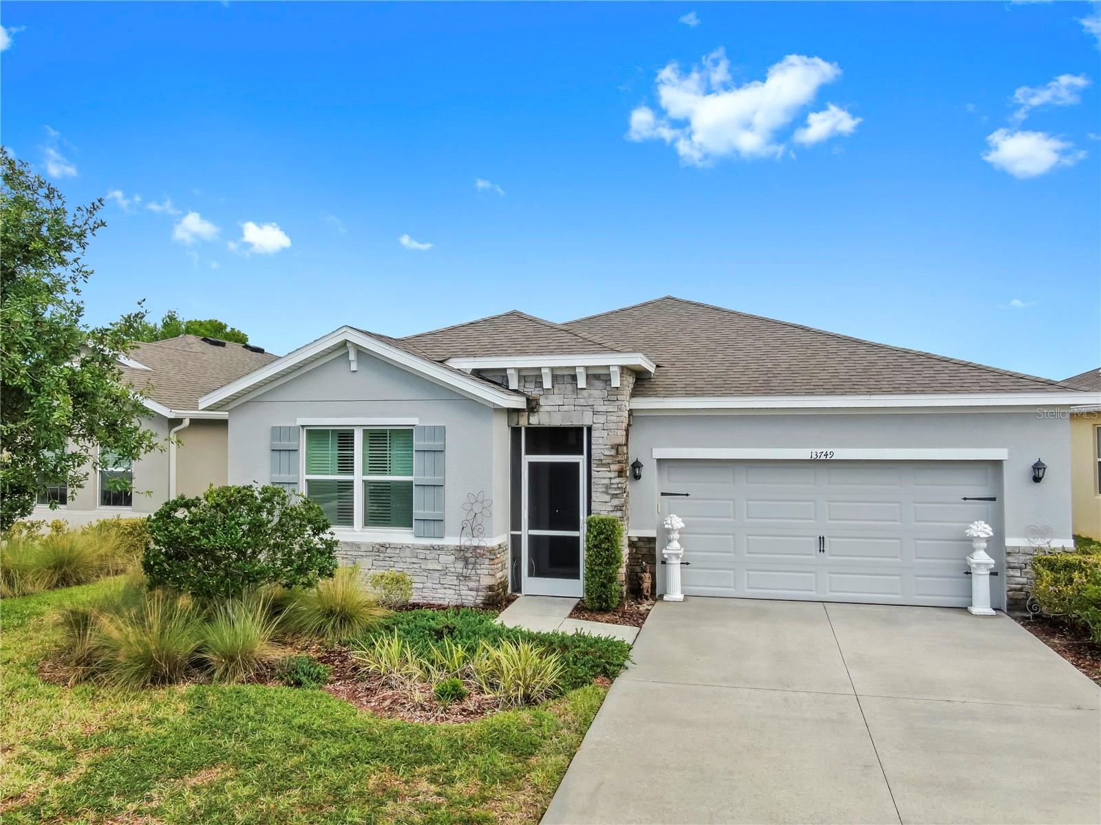 Listing photo id 0 for 13749 Hunting Creek Place