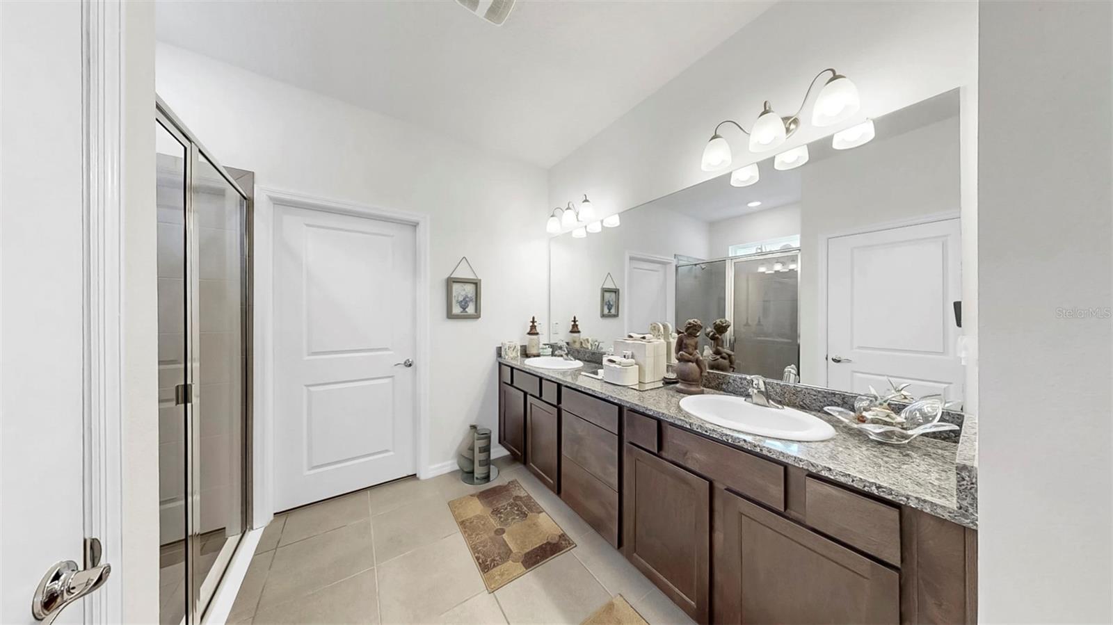 Listing photo id 21 for 13749 Hunting Creek Place