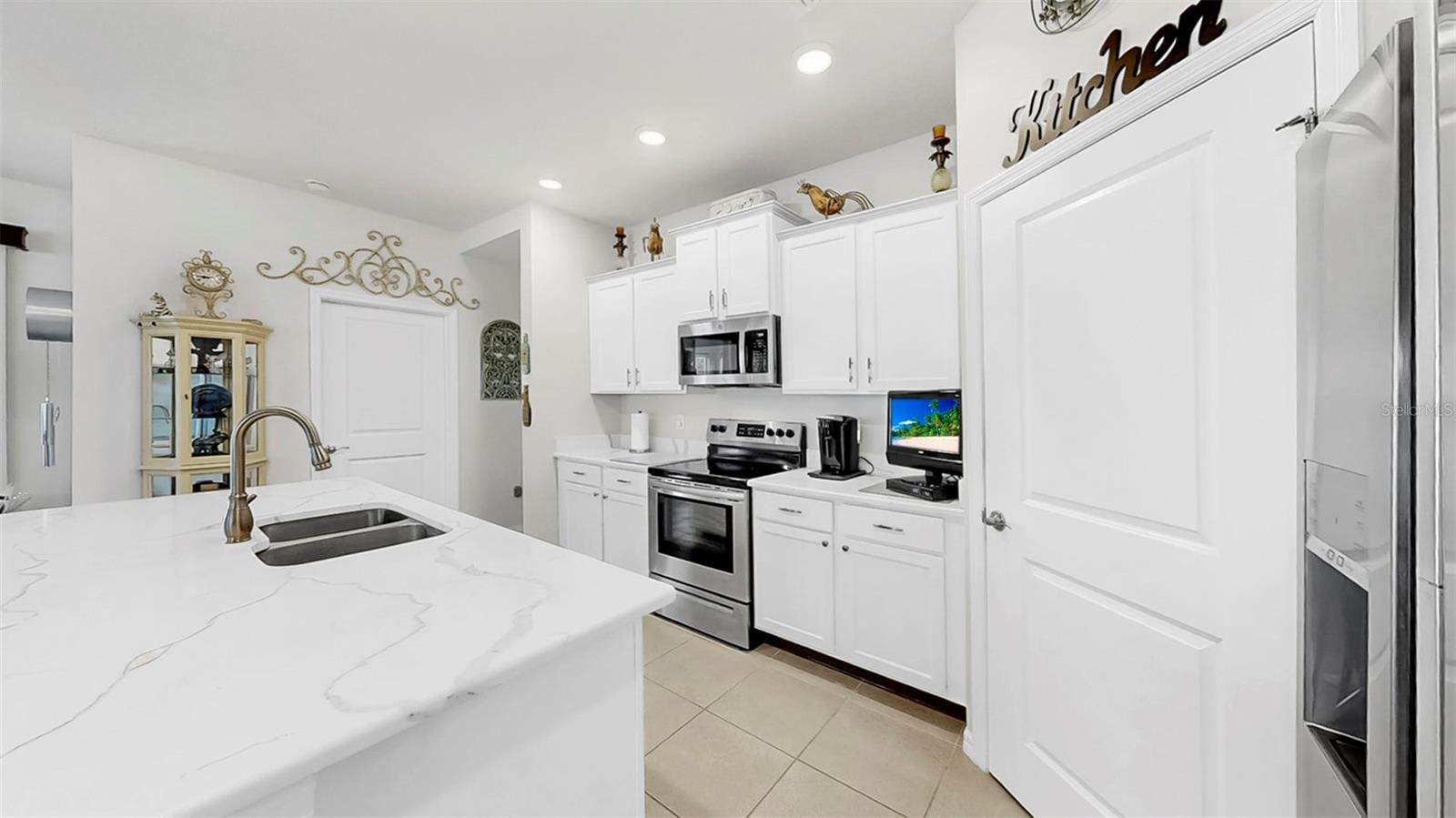 Listing photo id 24 for 13749 Hunting Creek Place