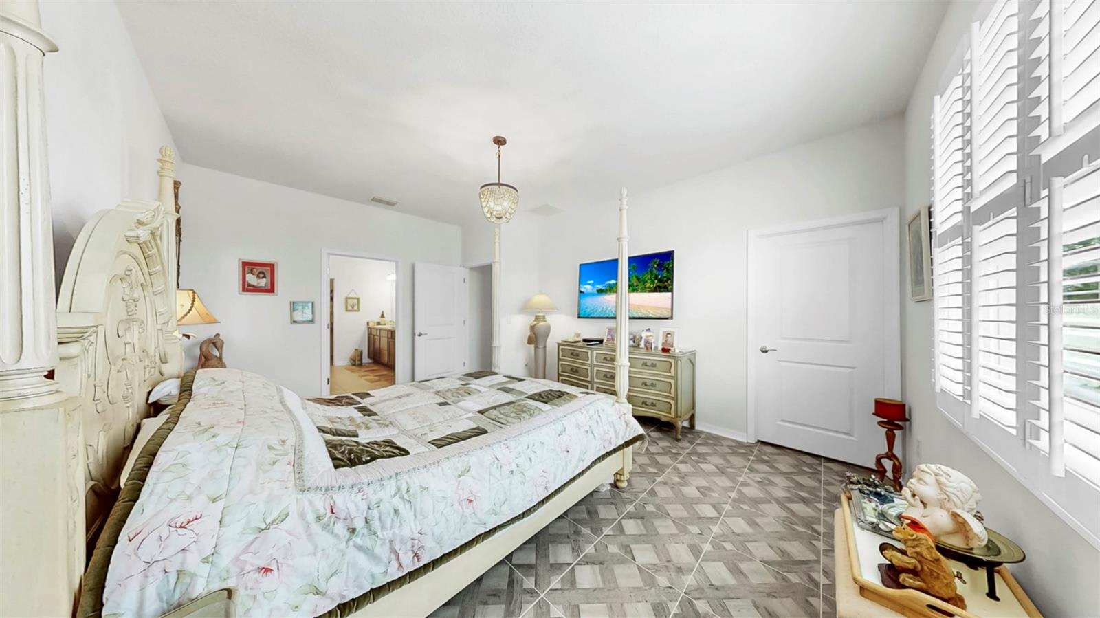 Listing photo id 3 for 13749 Hunting Creek Place