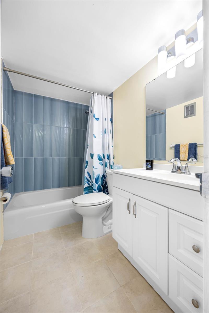 Image 20 of 47 For 1000 79th Avenue N 211