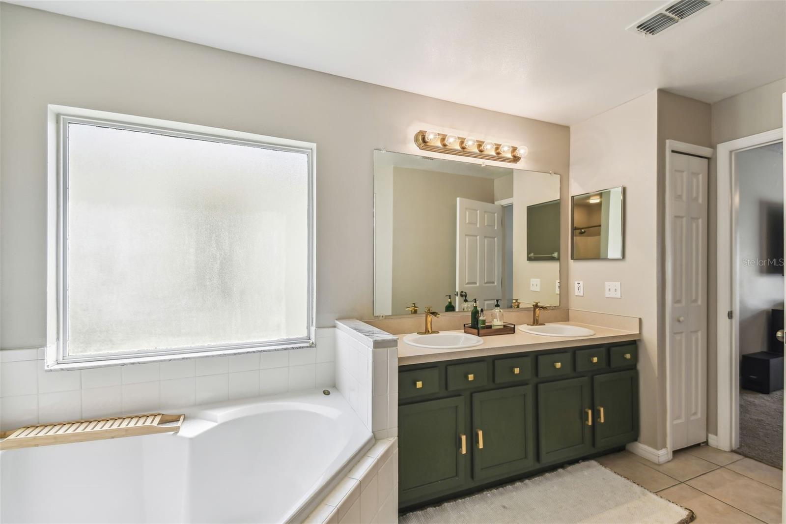 Image 41 of 75 For 440 Langham Drive