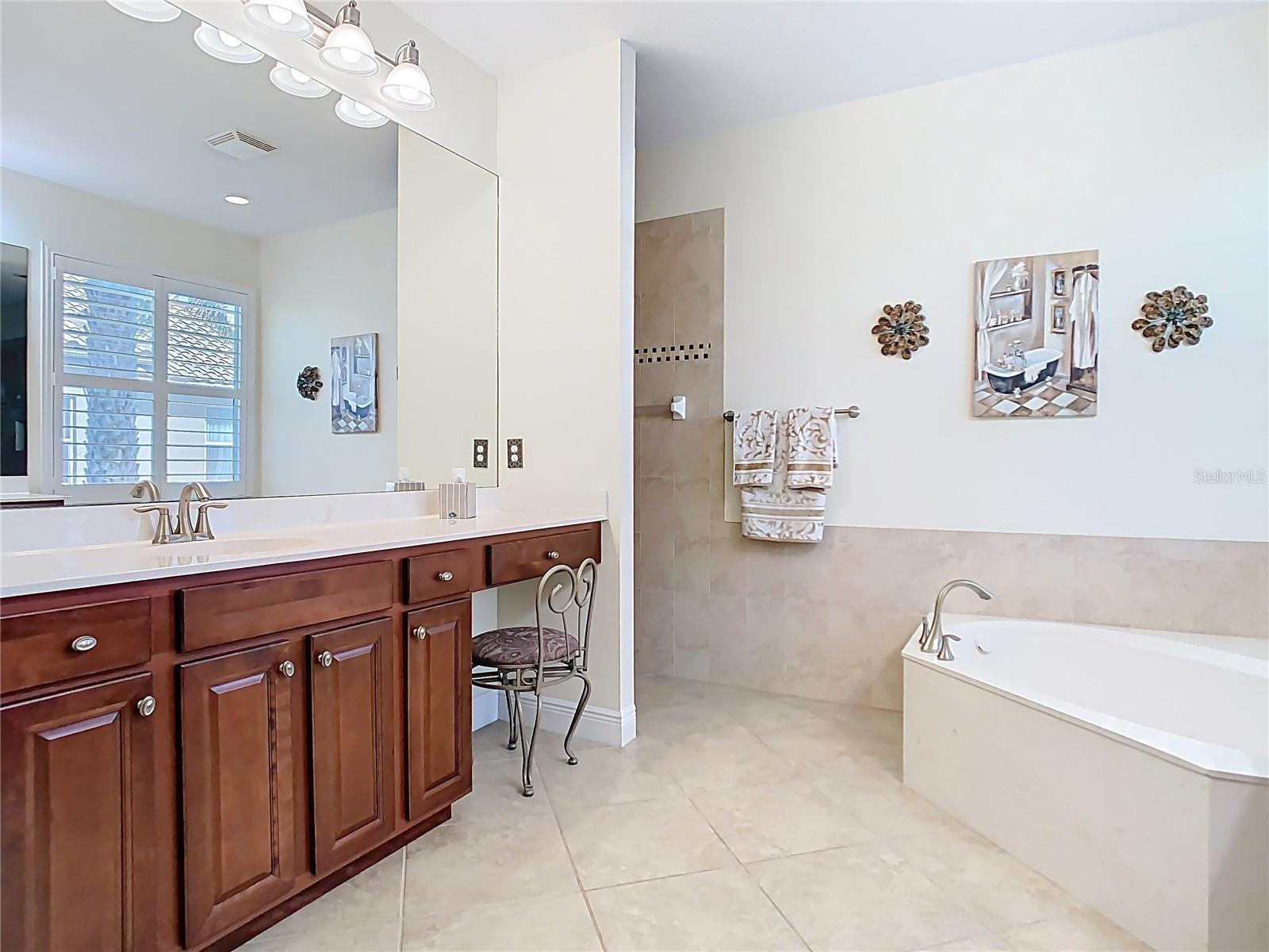 Image 18 of 33 For 7651 Fieldstone Ranch Square