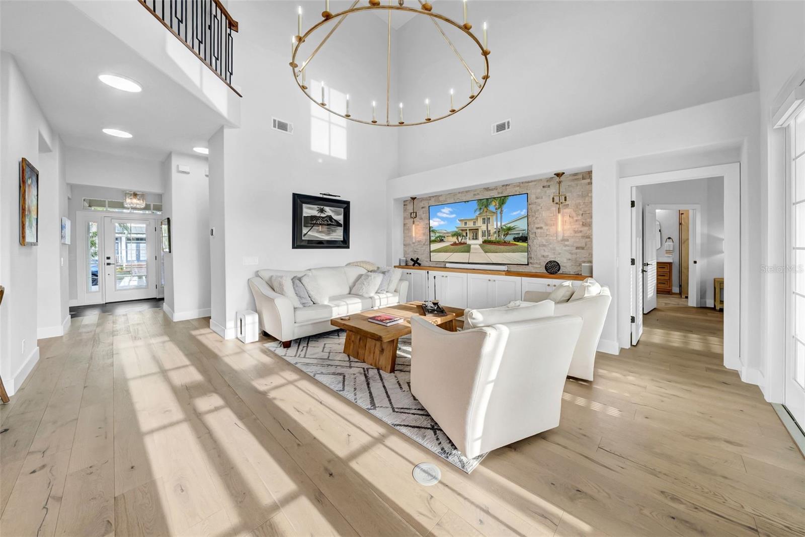 Listing photo id 8 for 422 Islebay Drive