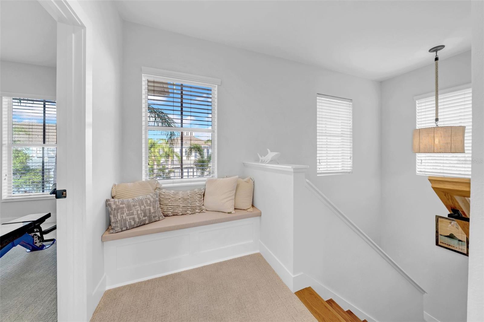 Listing photo id 21 for 422 Islebay Drive