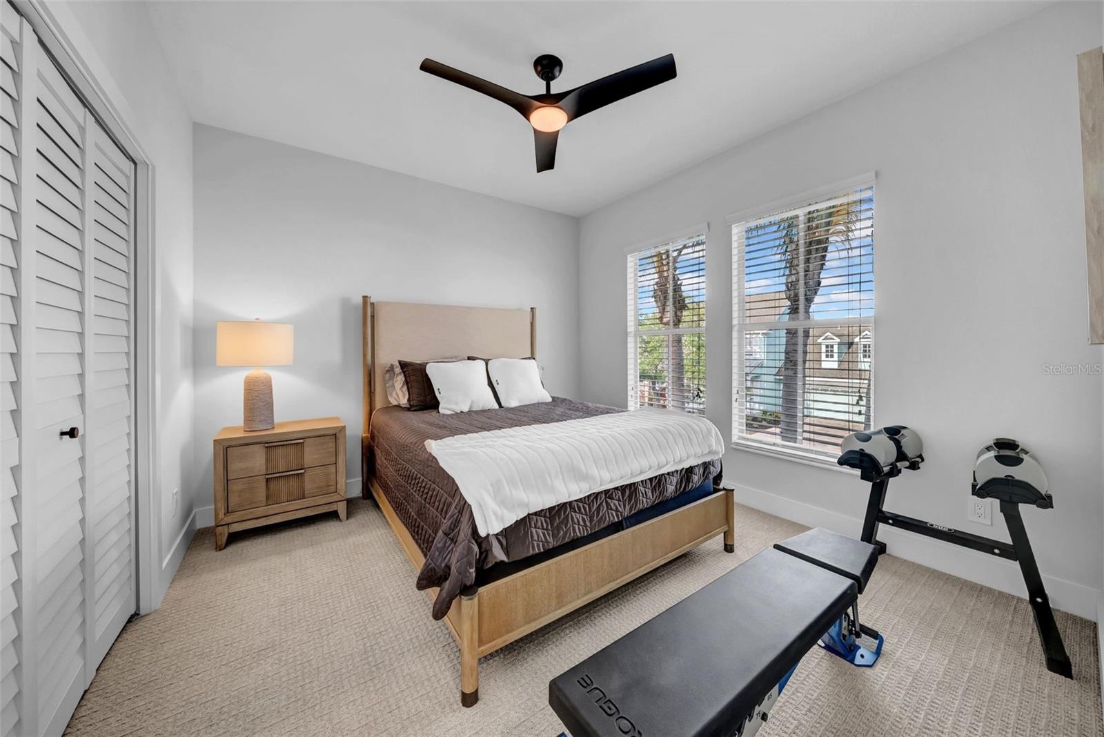 Listing photo id 22 for 422 Islebay Drive