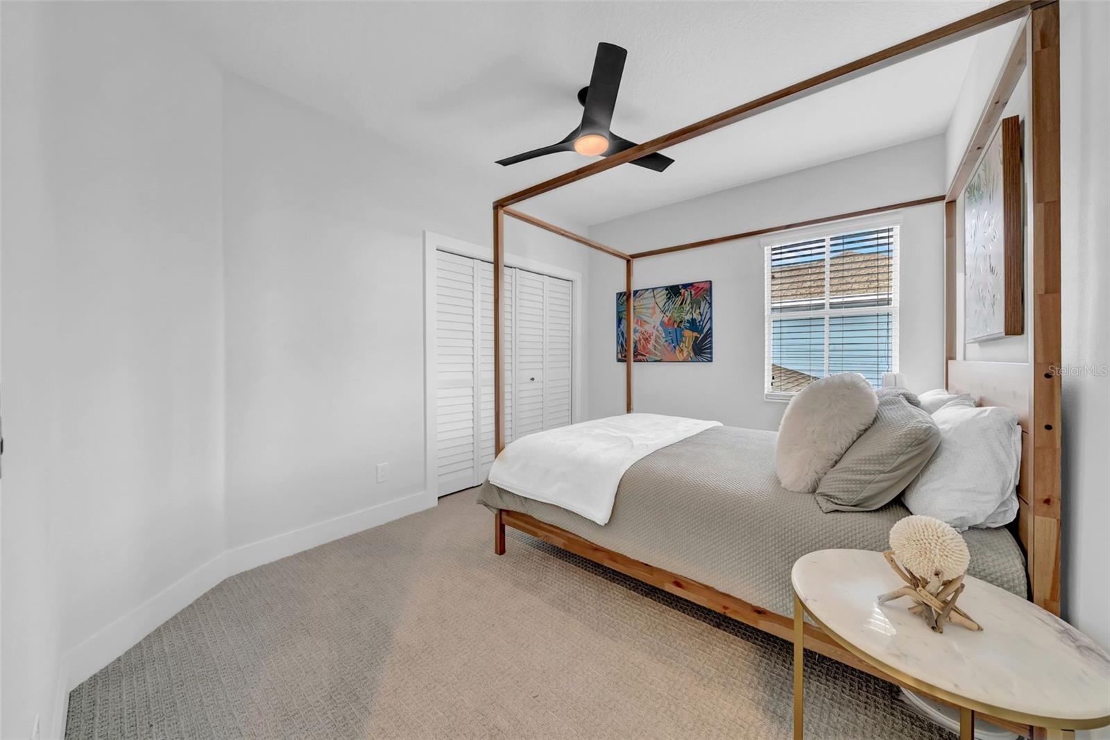 Listing photo id 24 for 422 Islebay Drive