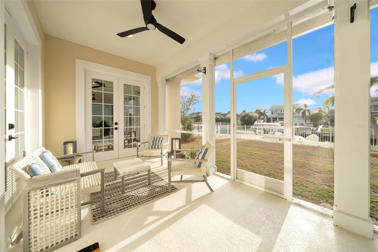 Listing photo id 31 for 422 Islebay Drive
