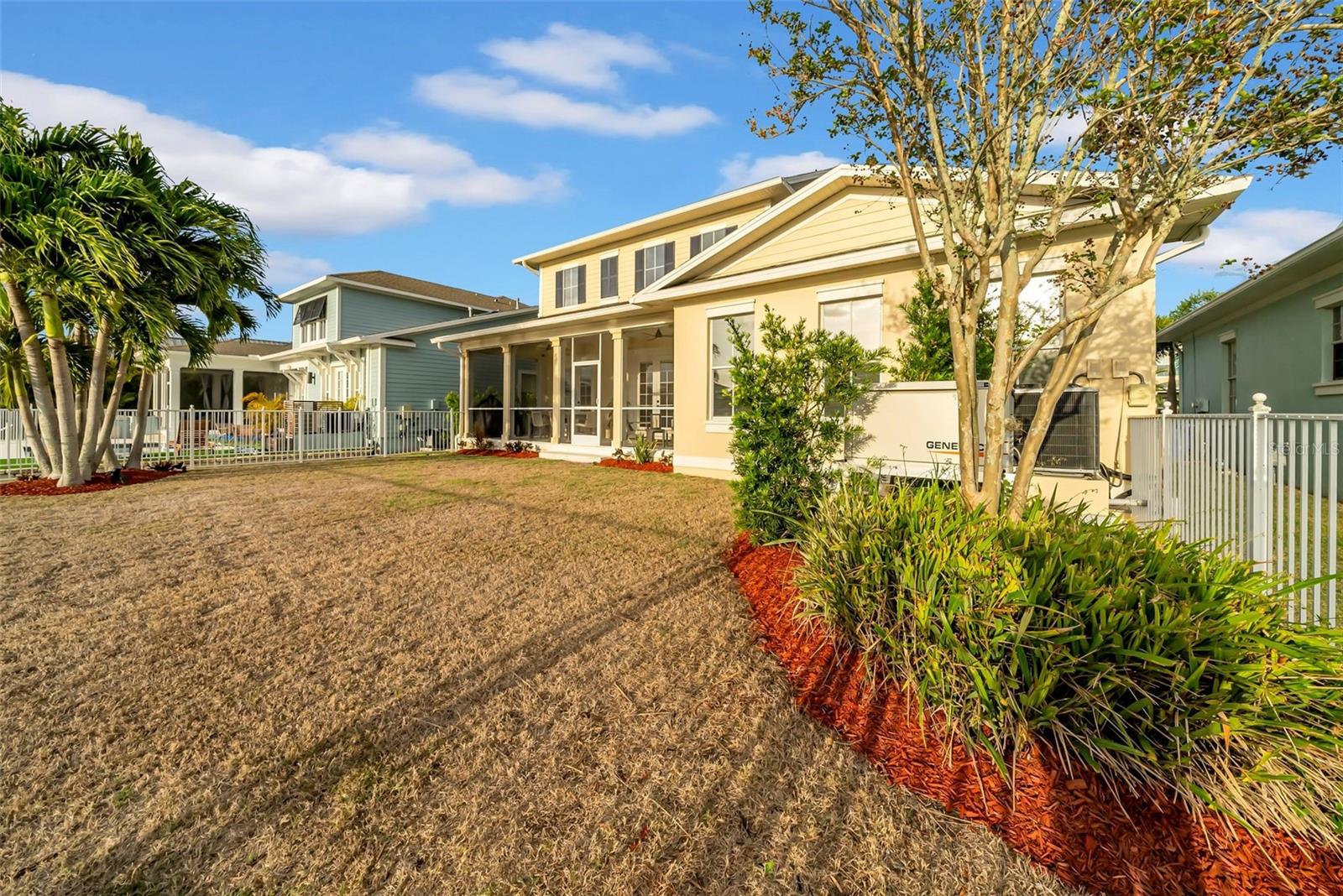 Listing photo id 33 for 422 Islebay Drive