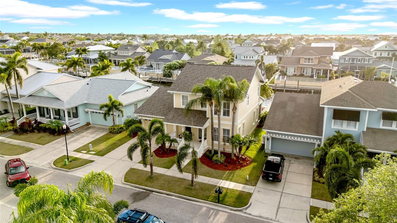 Listing photo id 36 for 422 Islebay Drive