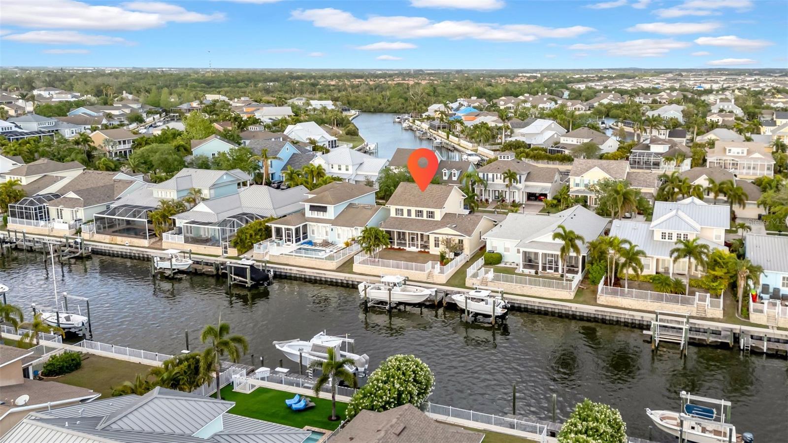 Listing photo id 42 for 422 Islebay Drive