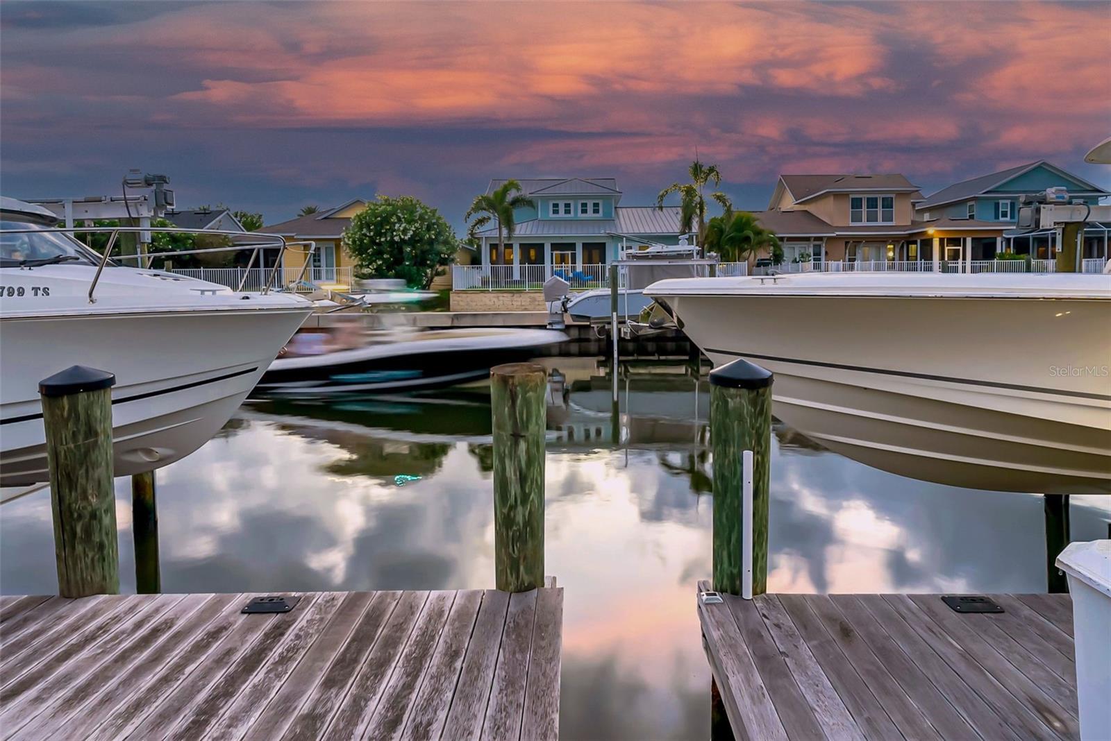 Listing photo id 46 for 422 Islebay Drive