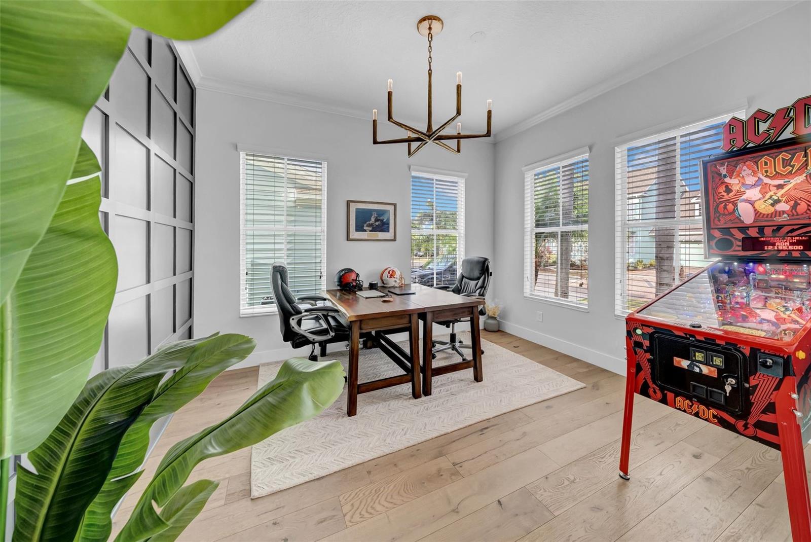 Listing photo id 4 for 422 Islebay Drive