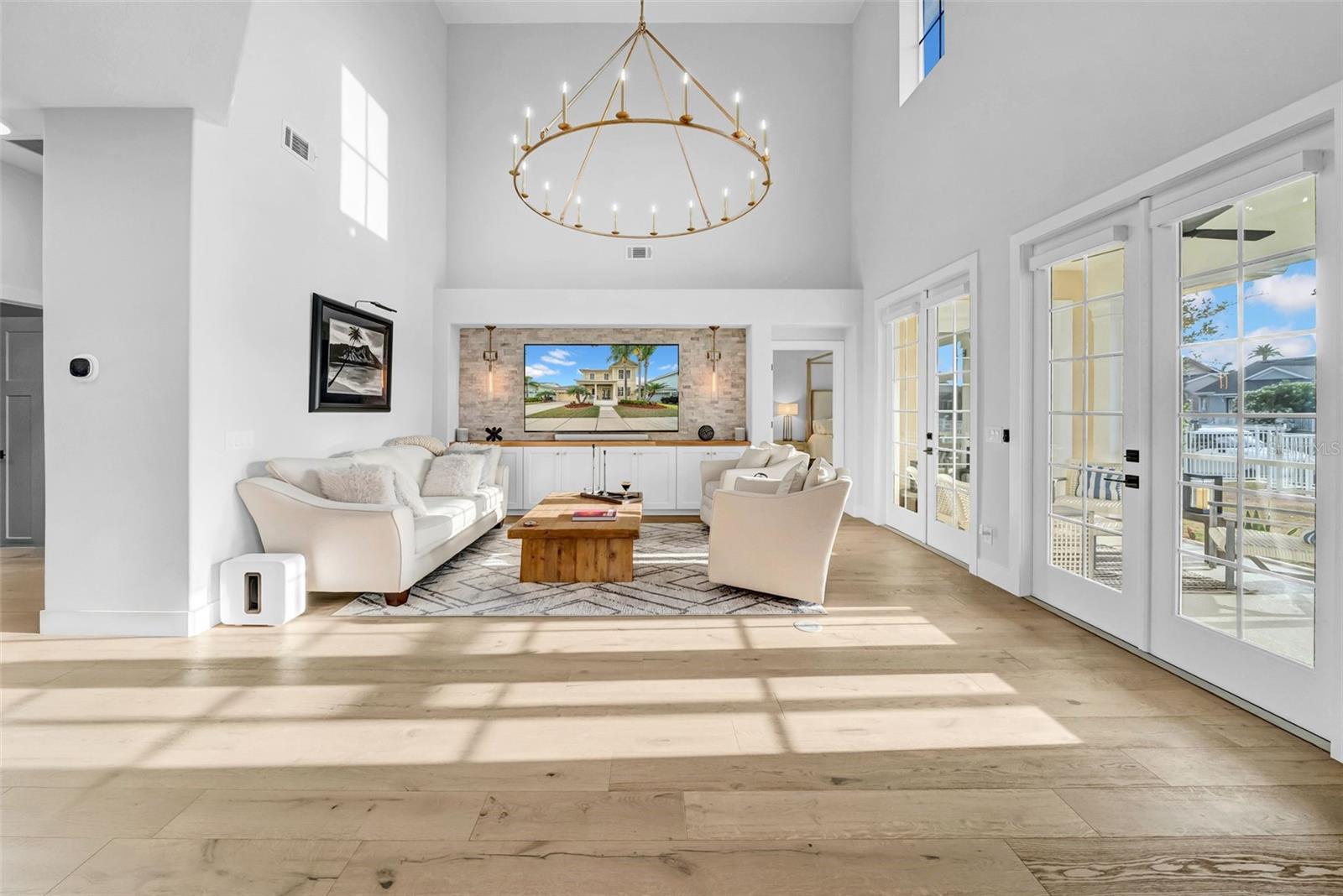 Listing photo id 7 for 422 Islebay Drive