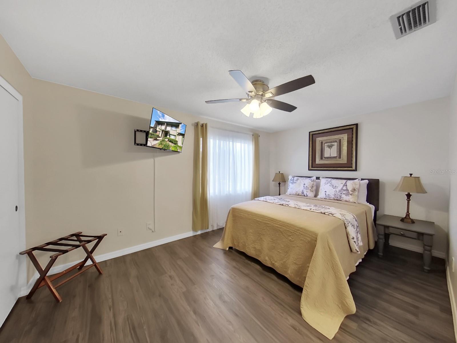 Image 13 of 28 For 7805 Amberlea Court