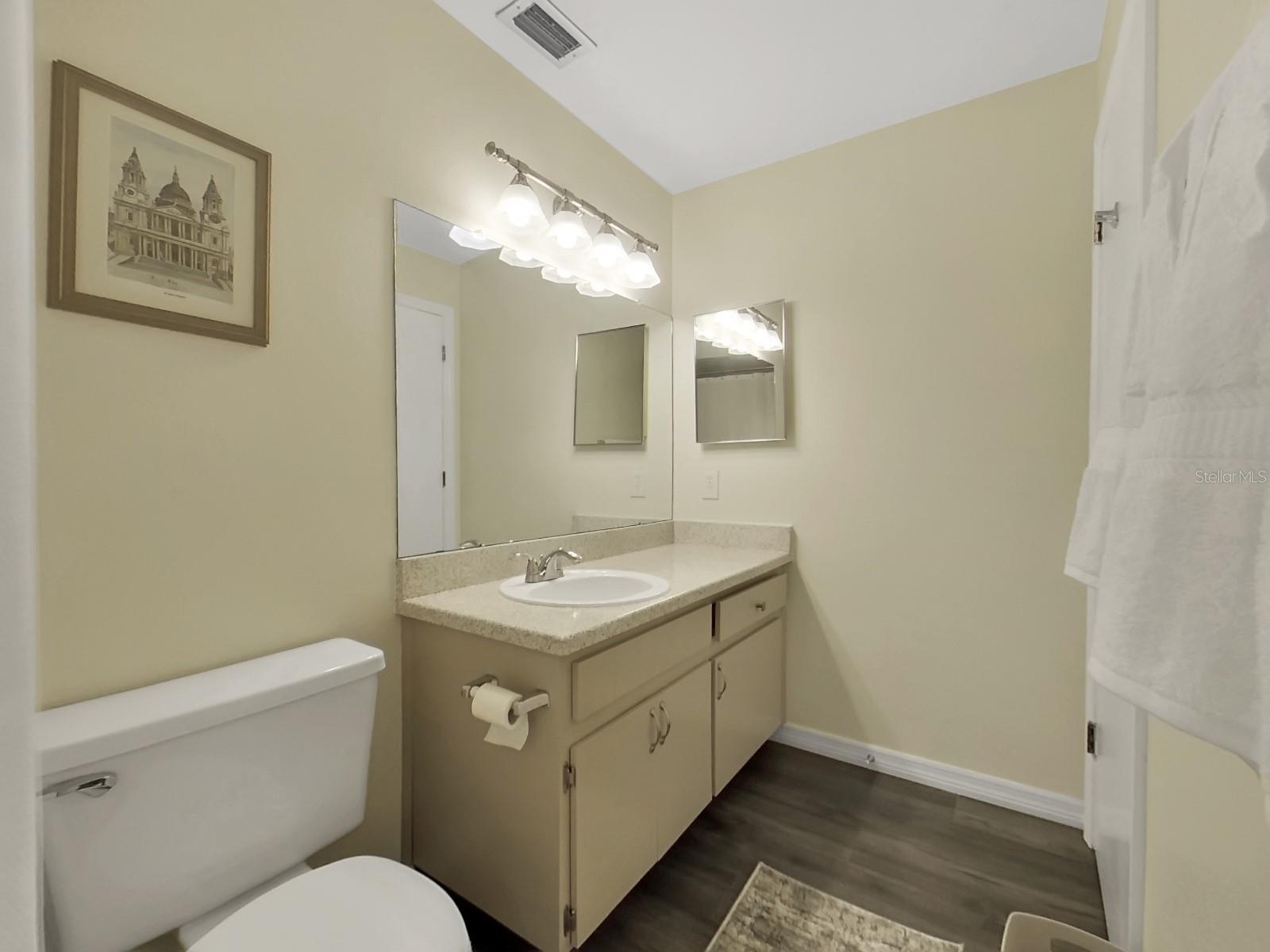 Image 19 of 28 For 7805 Amberlea Court