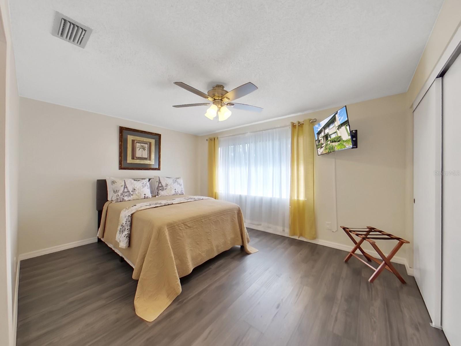 Image 20 of 28 For 7805 Amberlea Court
