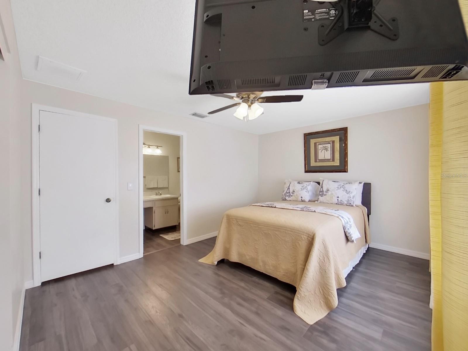 Image 21 of 28 For 7805 Amberlea Court