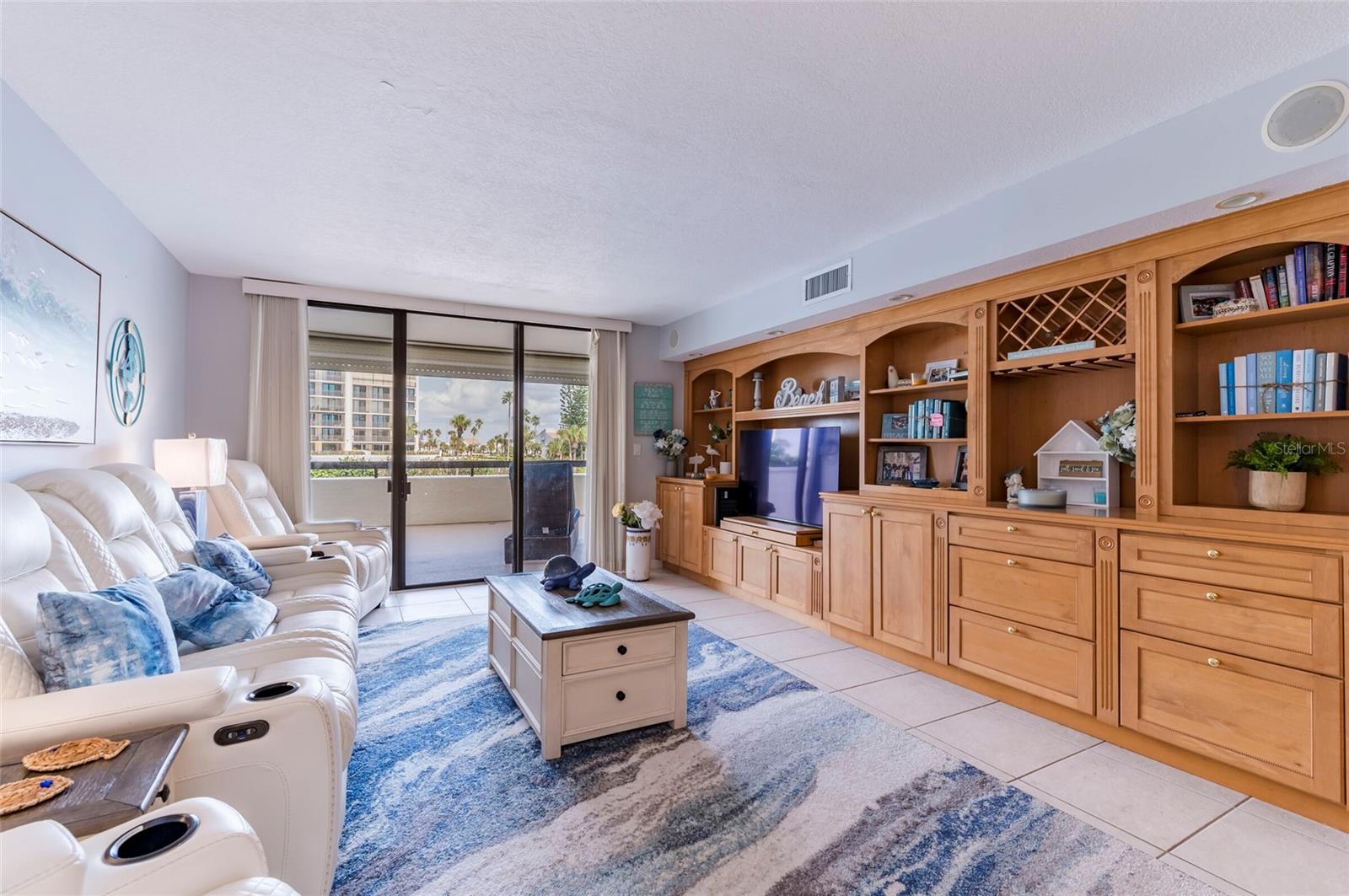 Image 15 of 40 For 1460 Gulf Boulevard 108