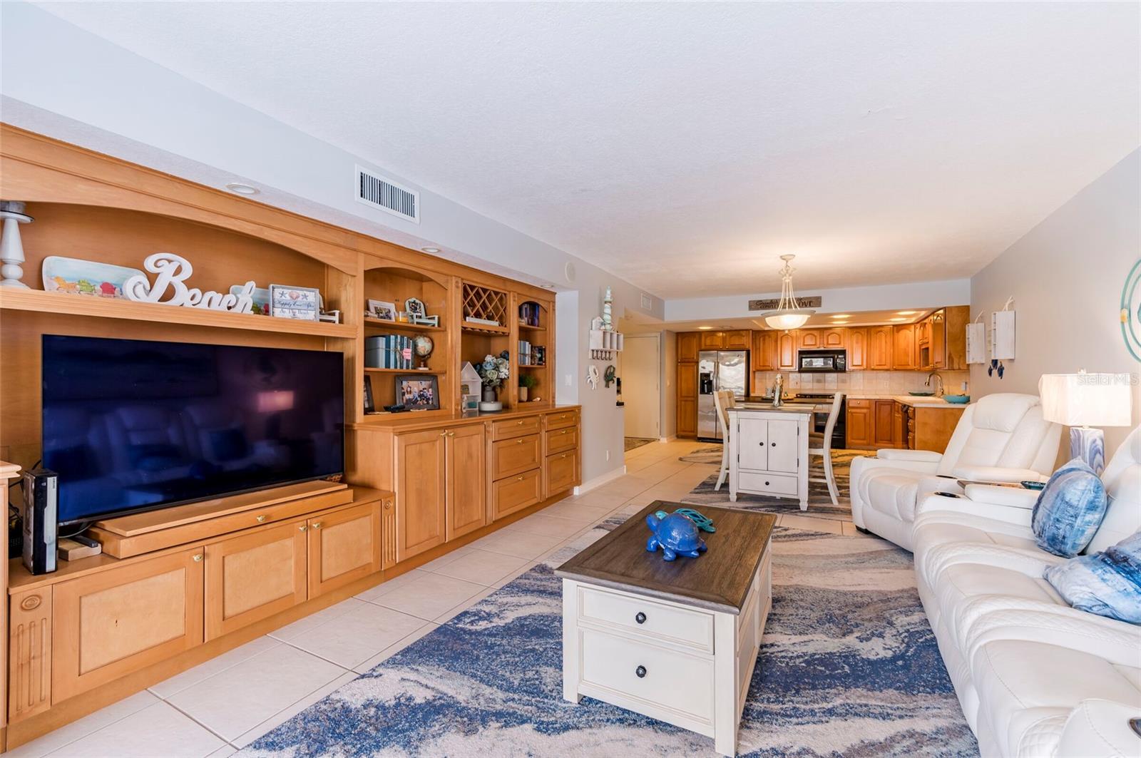 Image 17 of 40 For 1460 Gulf Boulevard 108