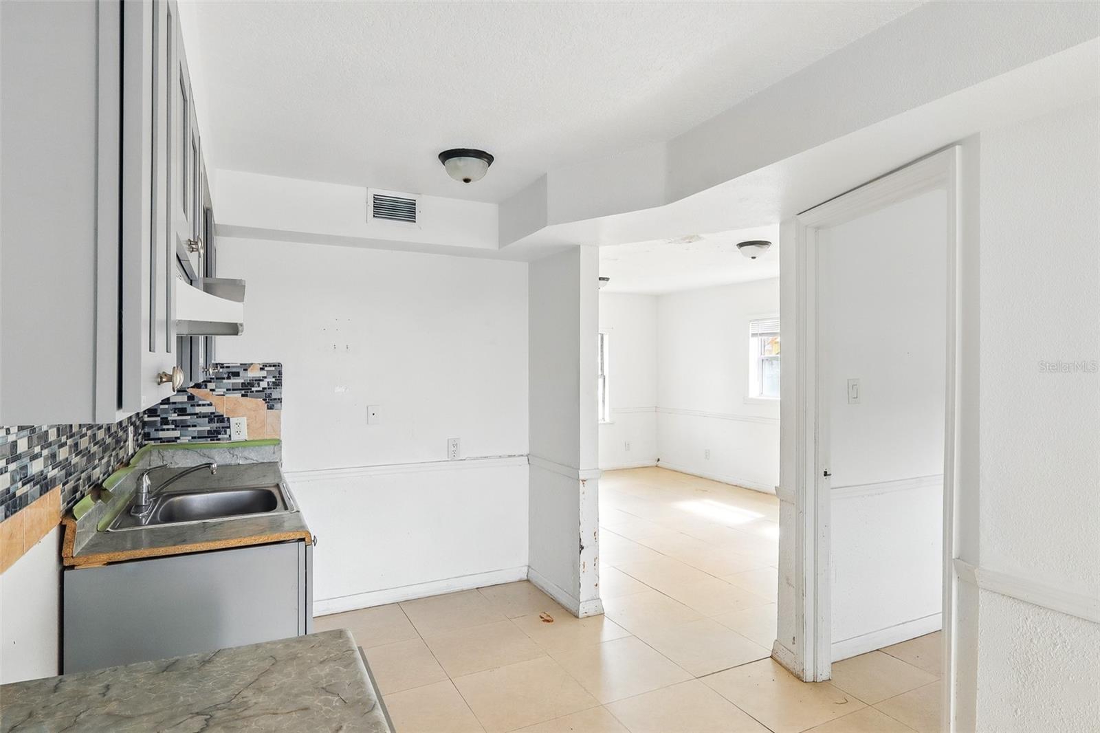 Image 22 of 47 For 8940 Rocky Creek Drive