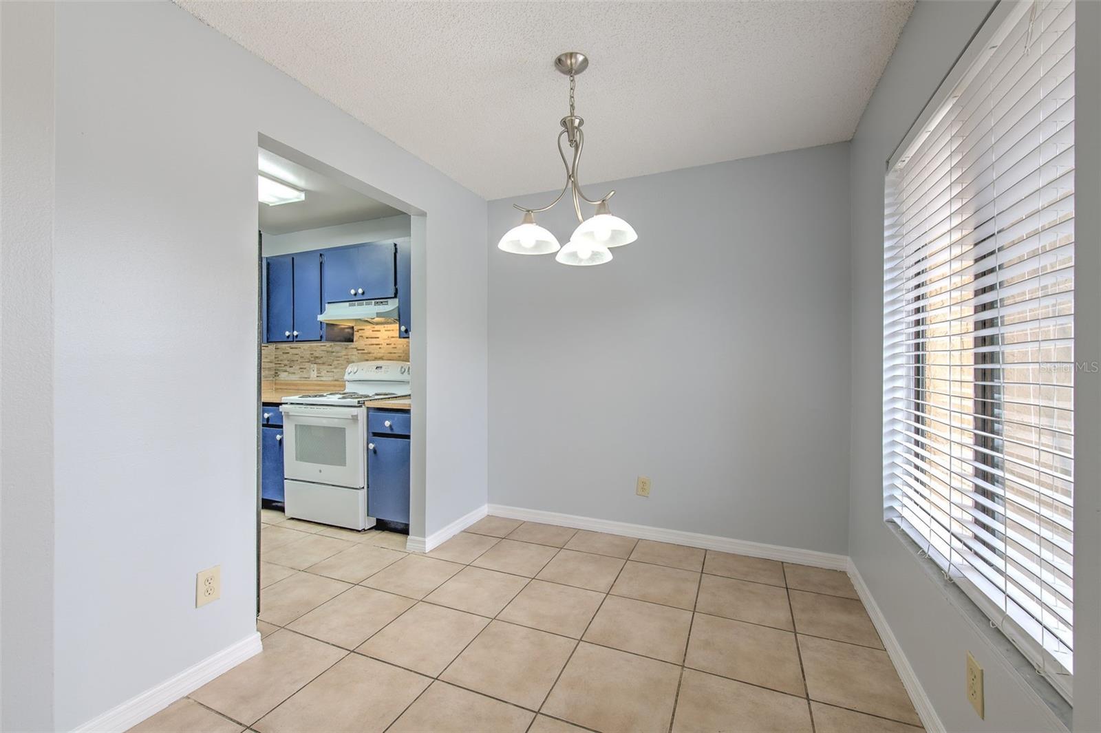 Image 6 of 43 For 1424 Highland Ridge Circle