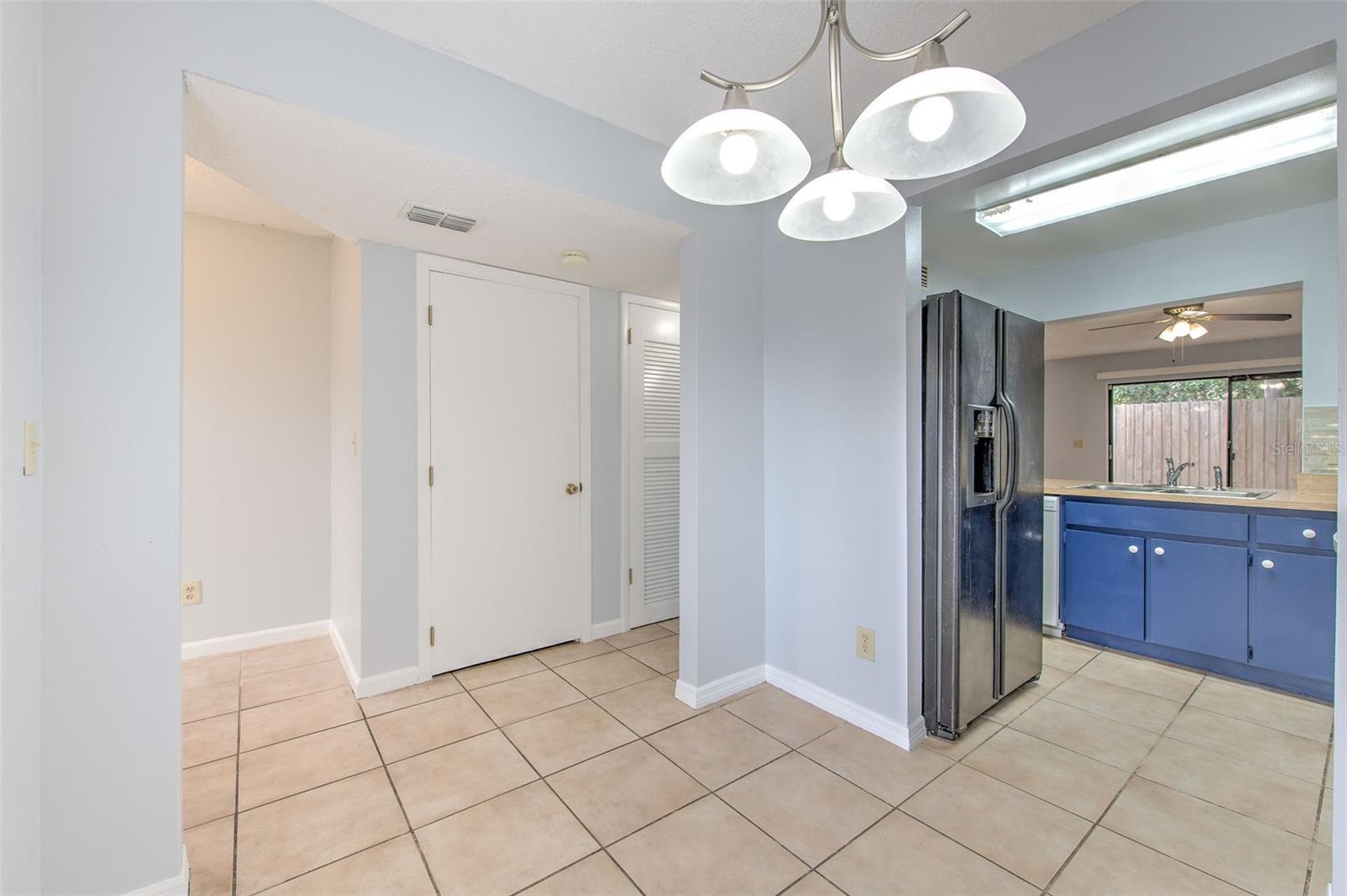 Image 7 of 43 For 1424 Highland Ridge Circle