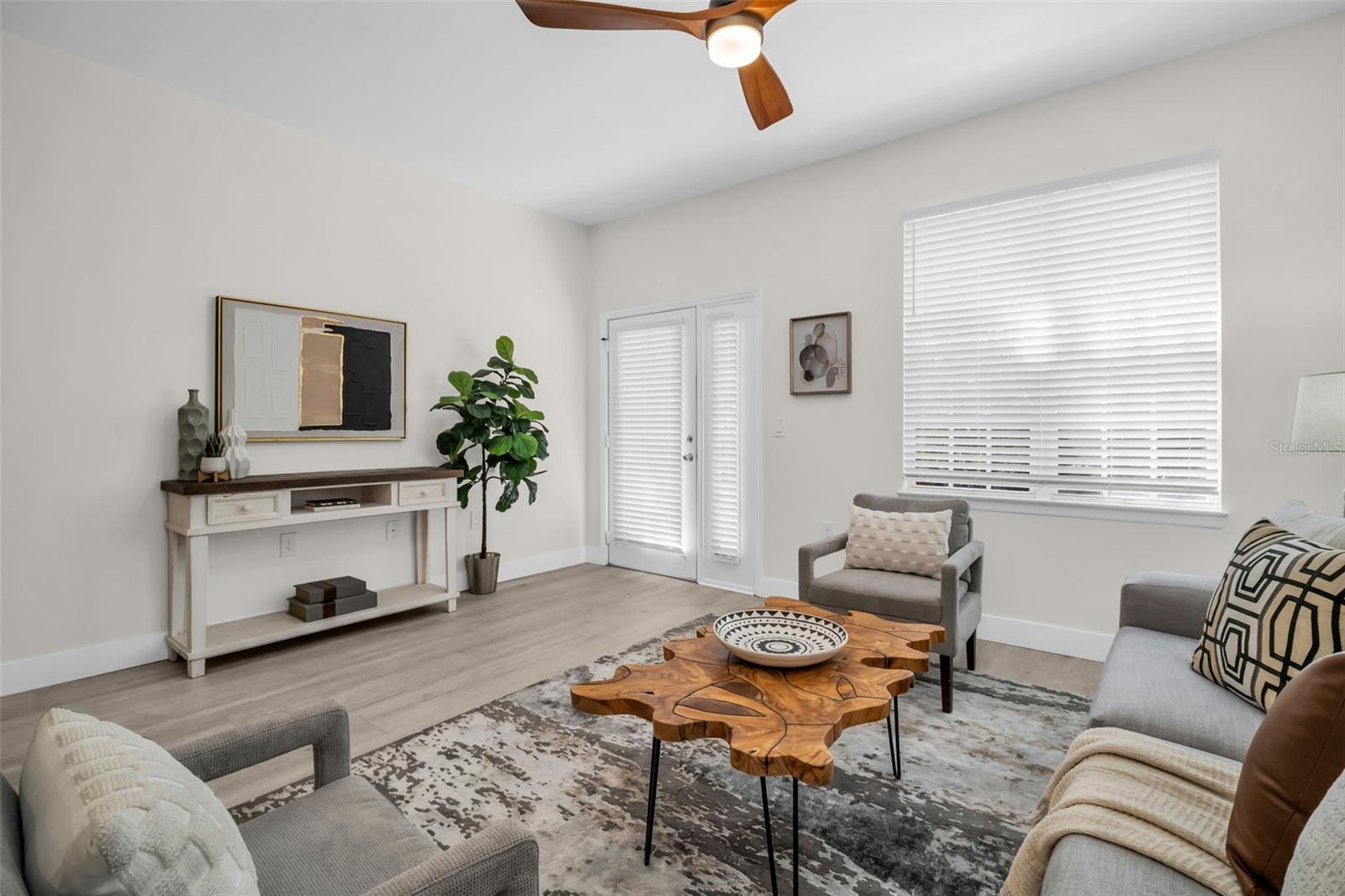 Image 6 of 72 For 100 4th Avenue S 132