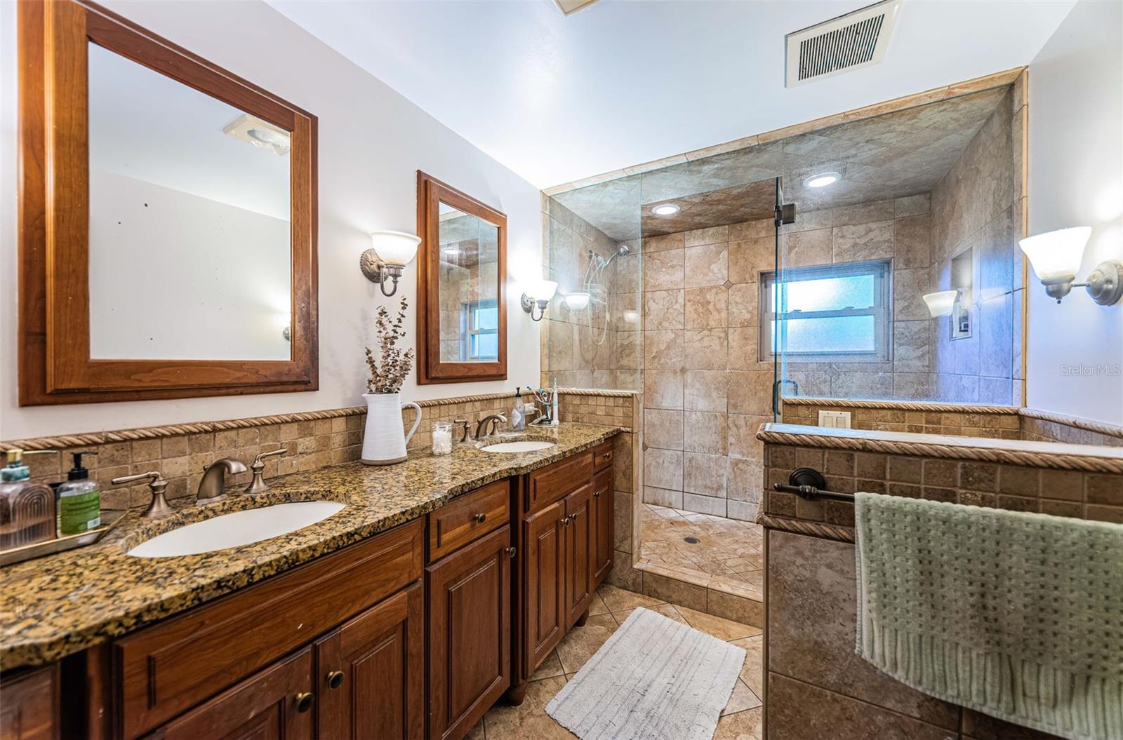 Image 30 of 47 For 1868 Juarez Way S