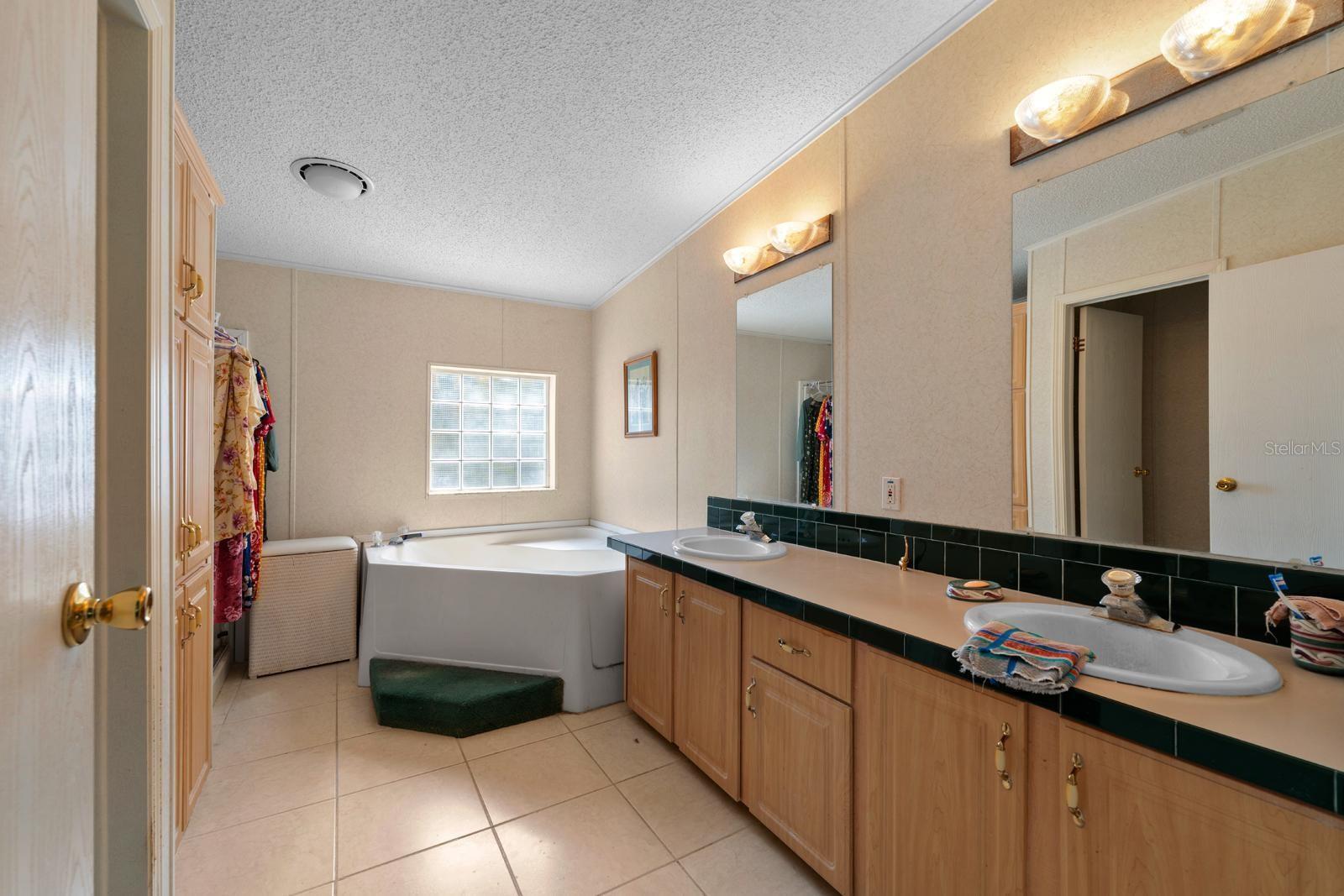 Listing photo id 10 for 7537 Old Pasco Road