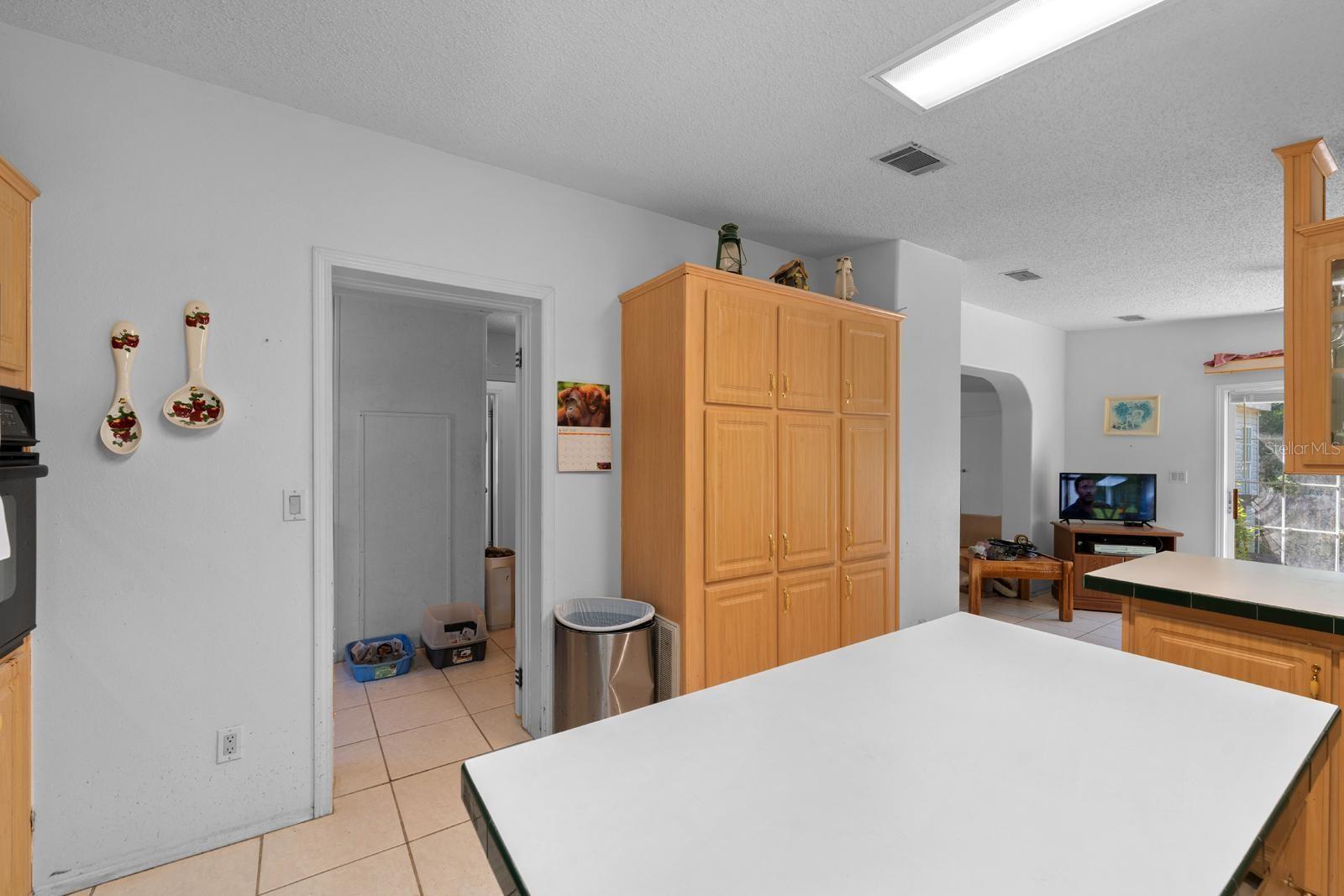 Listing photo id 3 for 7537 Old Pasco Road